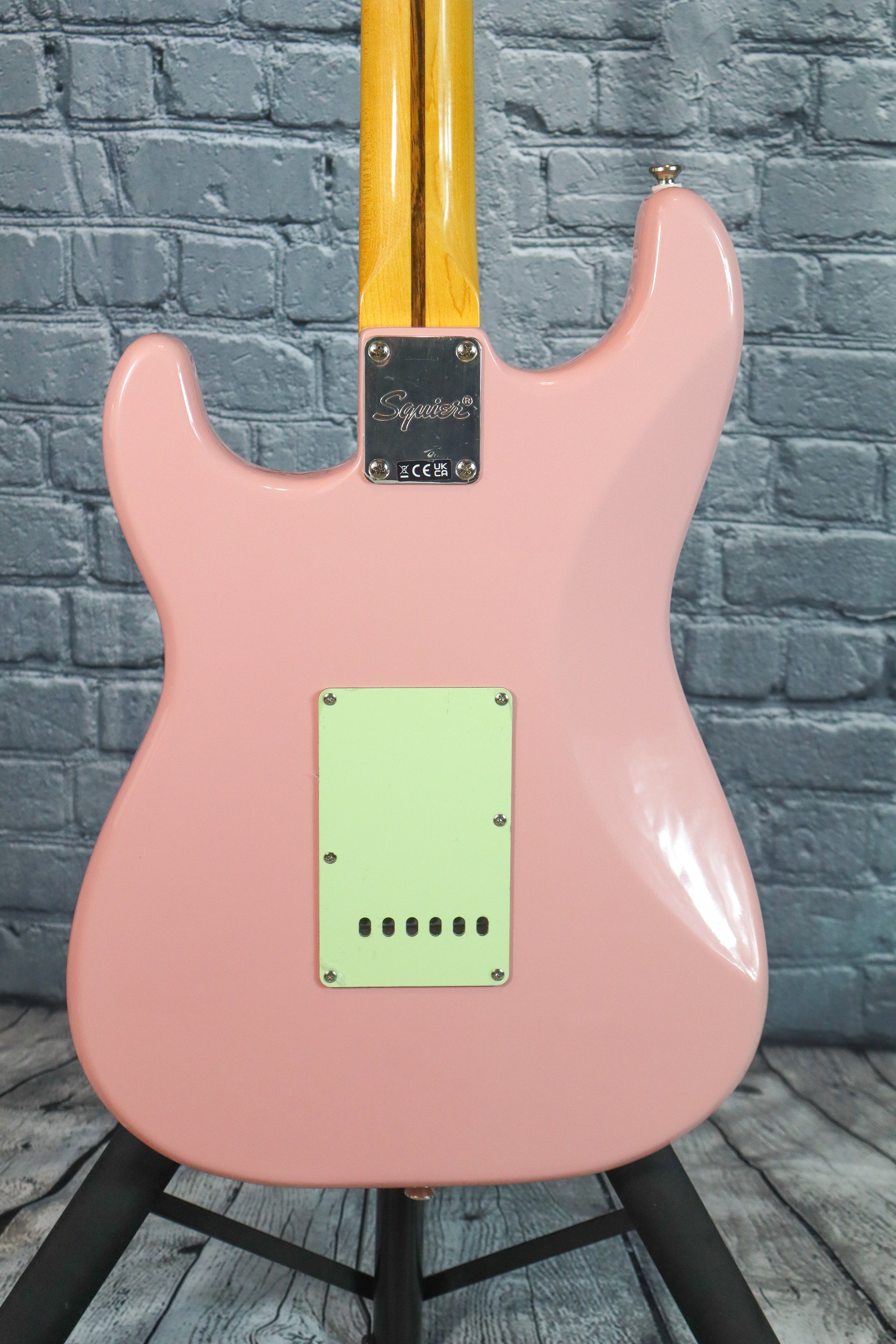 Squier FSR Classic Vibe 60s Stratocaster-Shell Pink
