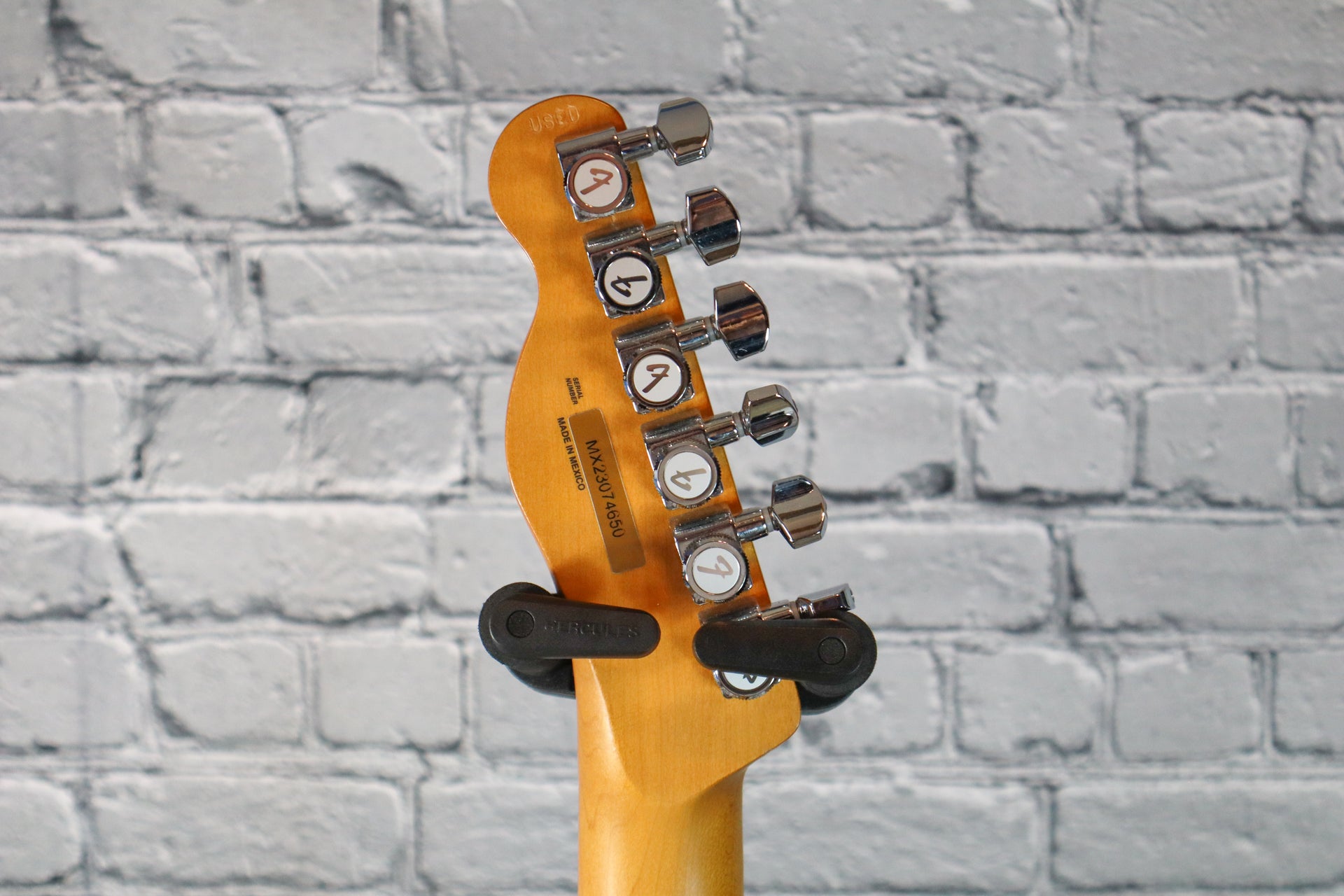 Fender Player Plus Telecaster-Butterscotch Blonde