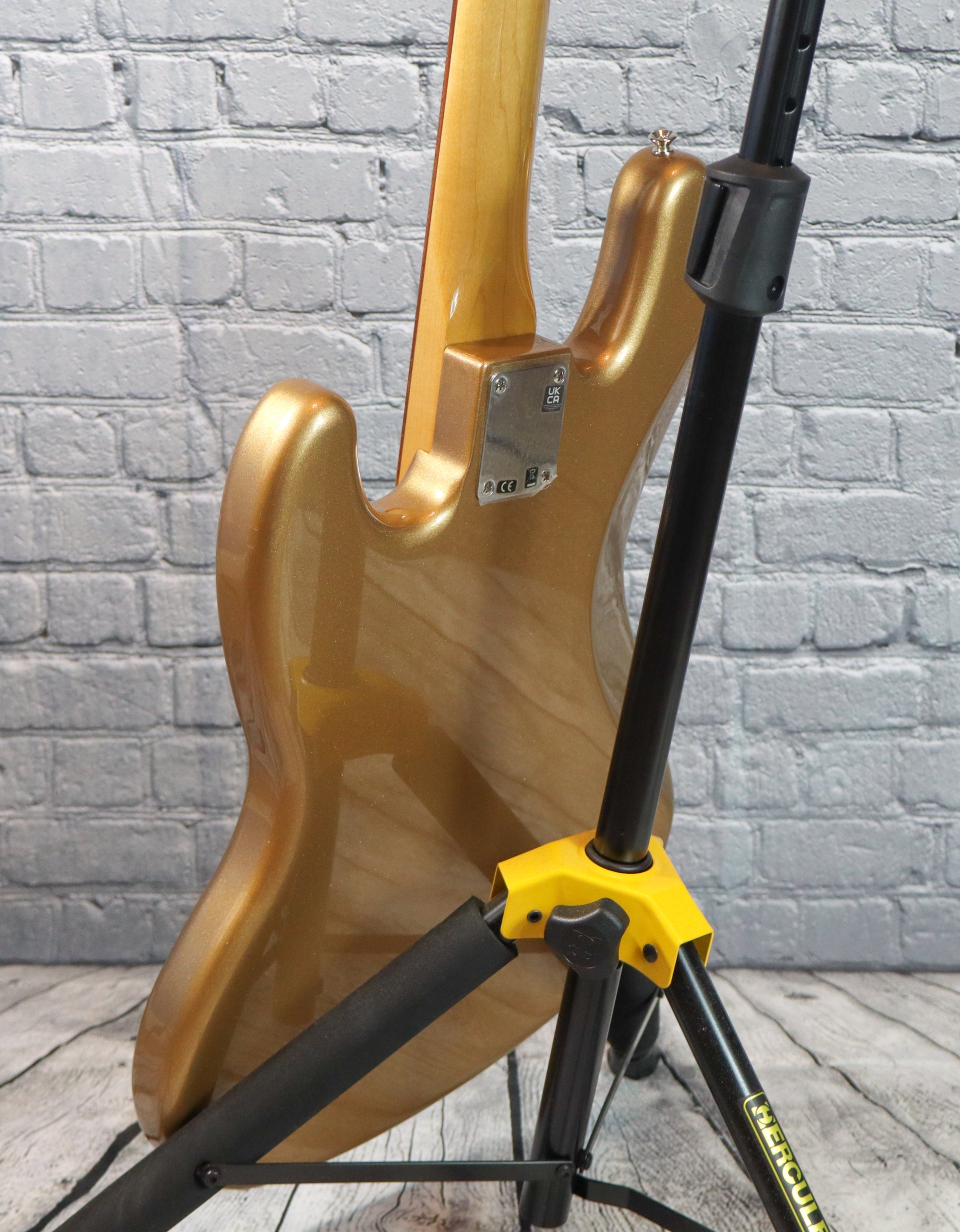 Fender Vintera 60s Jazz Bass-Firemist Gold