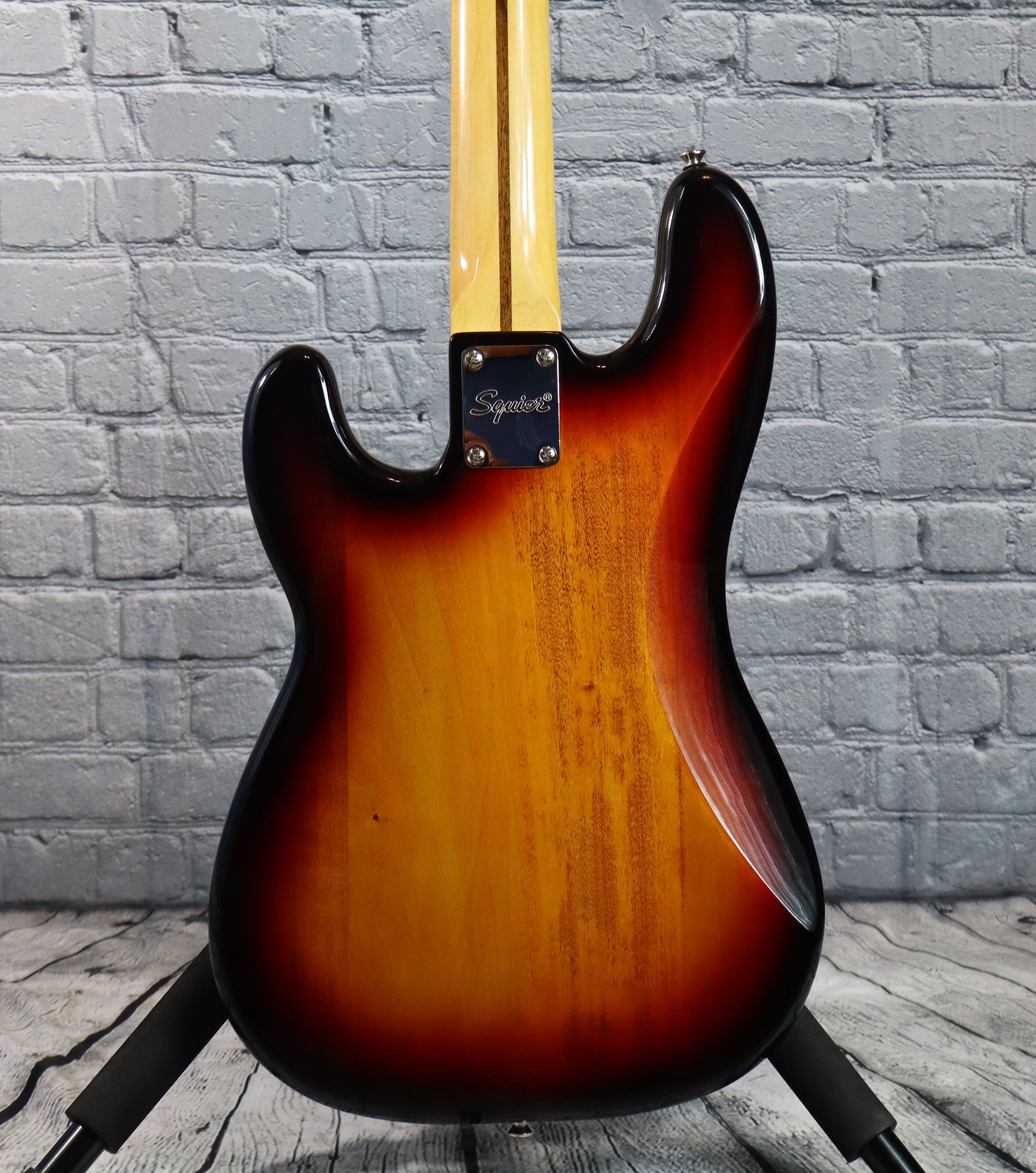 Squier Classic Vibe 60s Precision Bass-3 Tone Sunburst