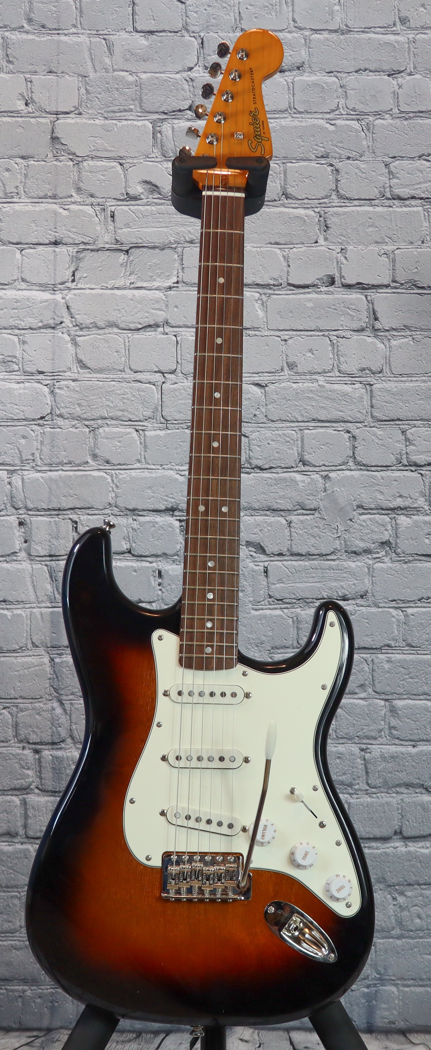 Squier Classic Vibe 60s Stratocaster-3 Tone Sunburst