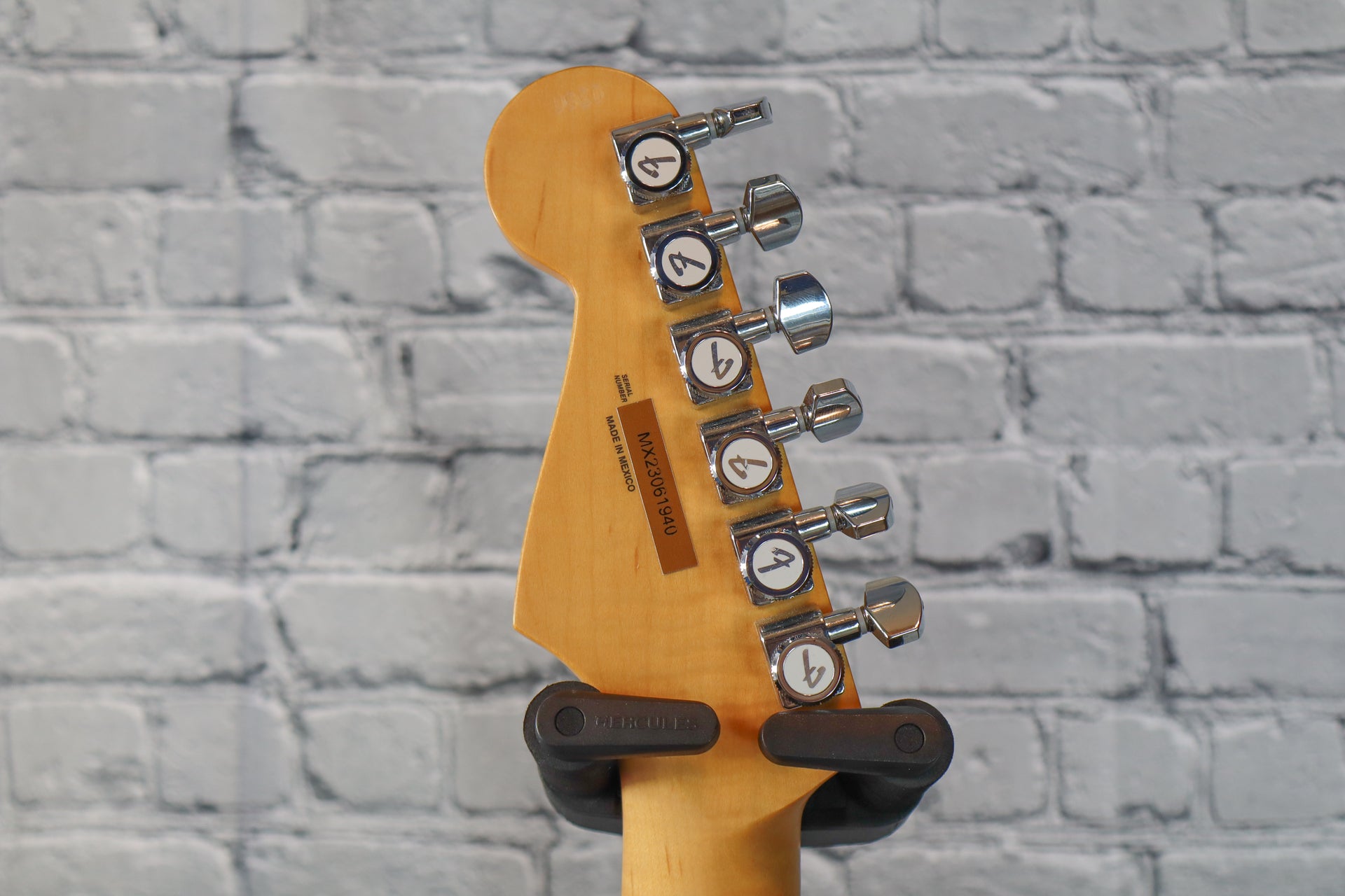 Fender Player Plus Stratocaster-Sienna Sunburst
