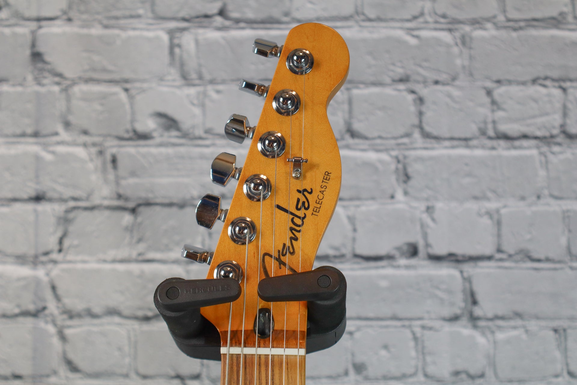 Fender Player Plus Nashville Telecaster-Sienna Sunburst