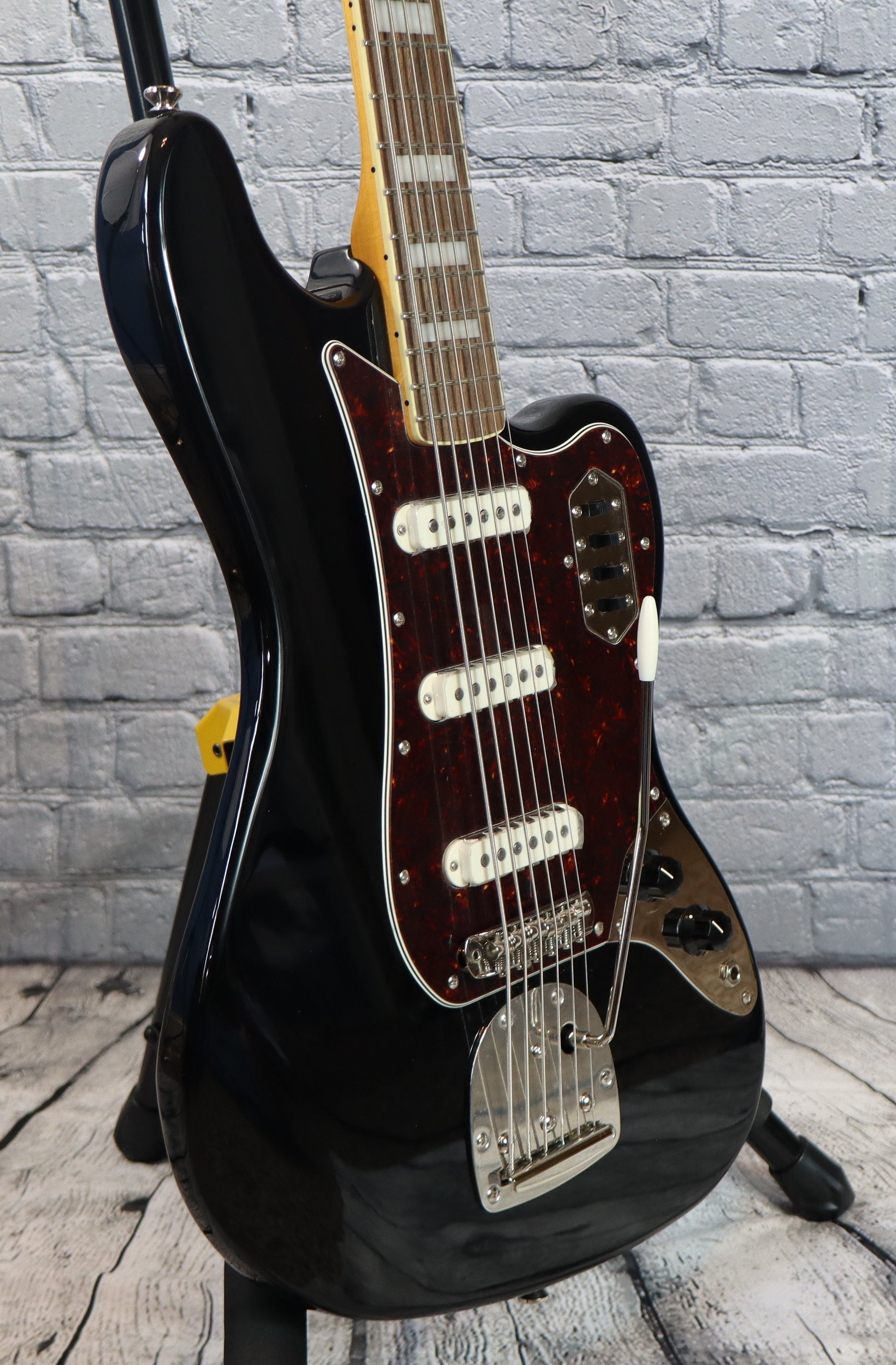Squier Classic Vibe Bass VI-Black
