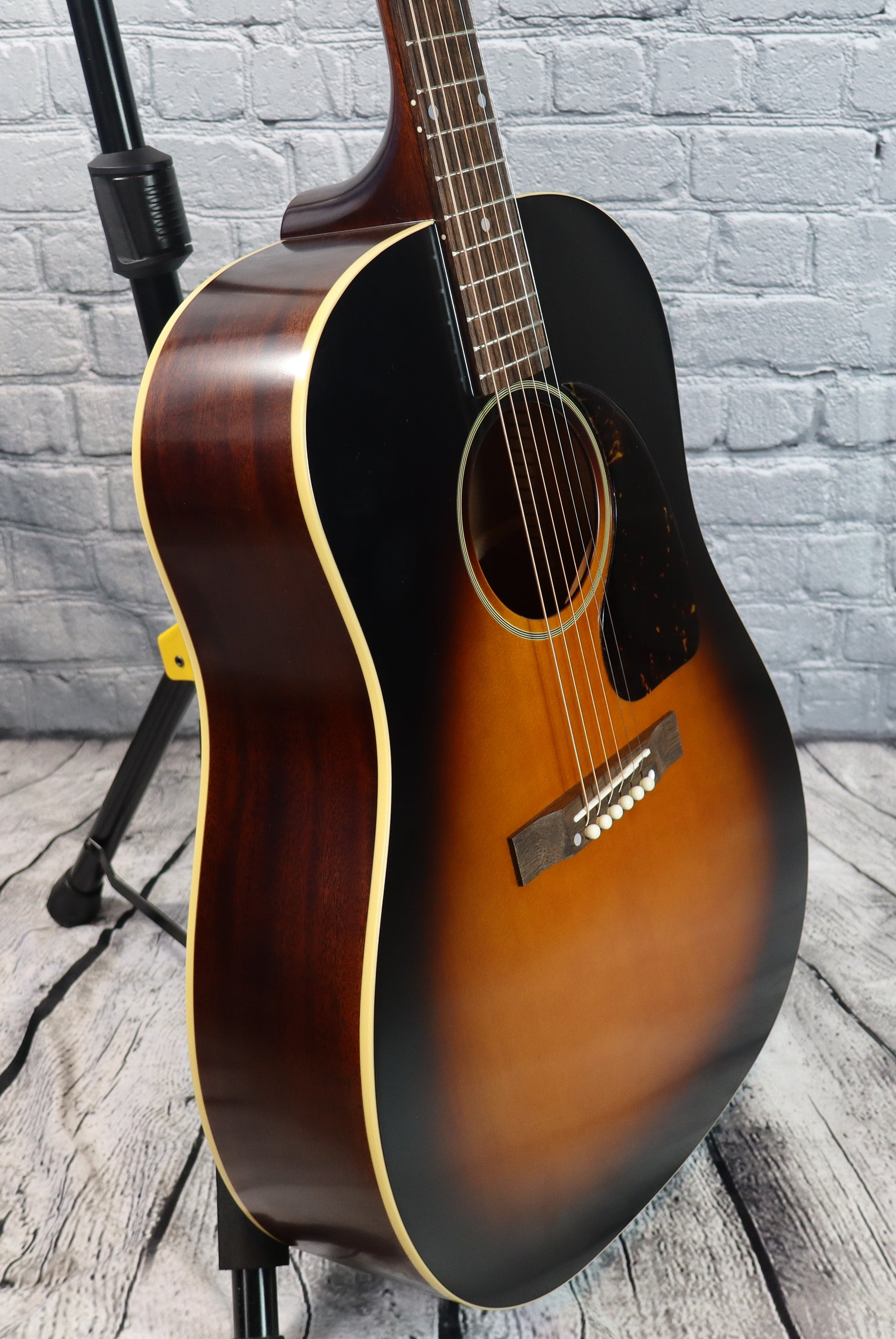 Epiphone Inspired by Gibson Custom 1942 Banner Reissue J-45-Vintage Sunburst