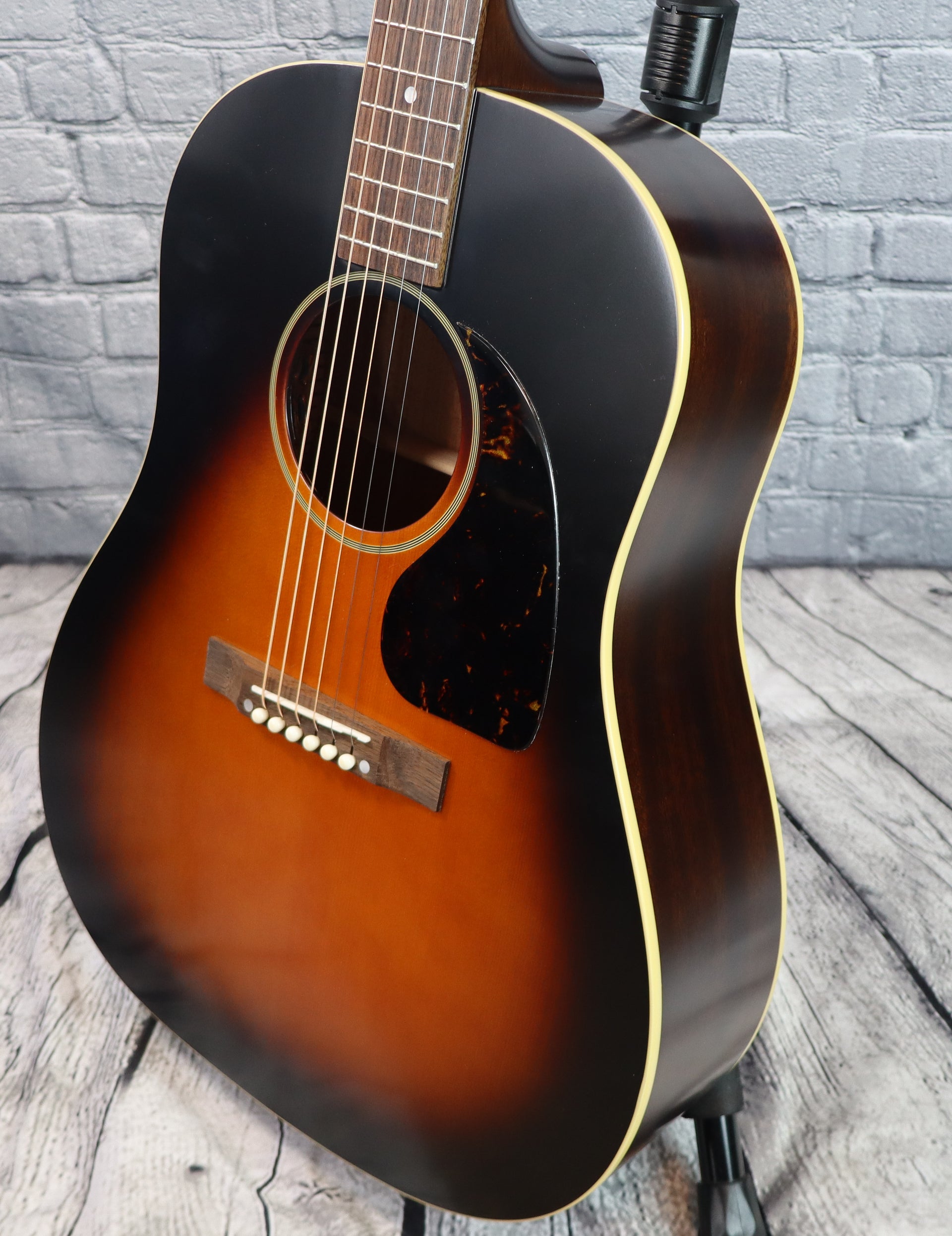 Epiphone Inspired by Gibson Custom 1942 Banner Reissue J-45-Vintage Sunburst
