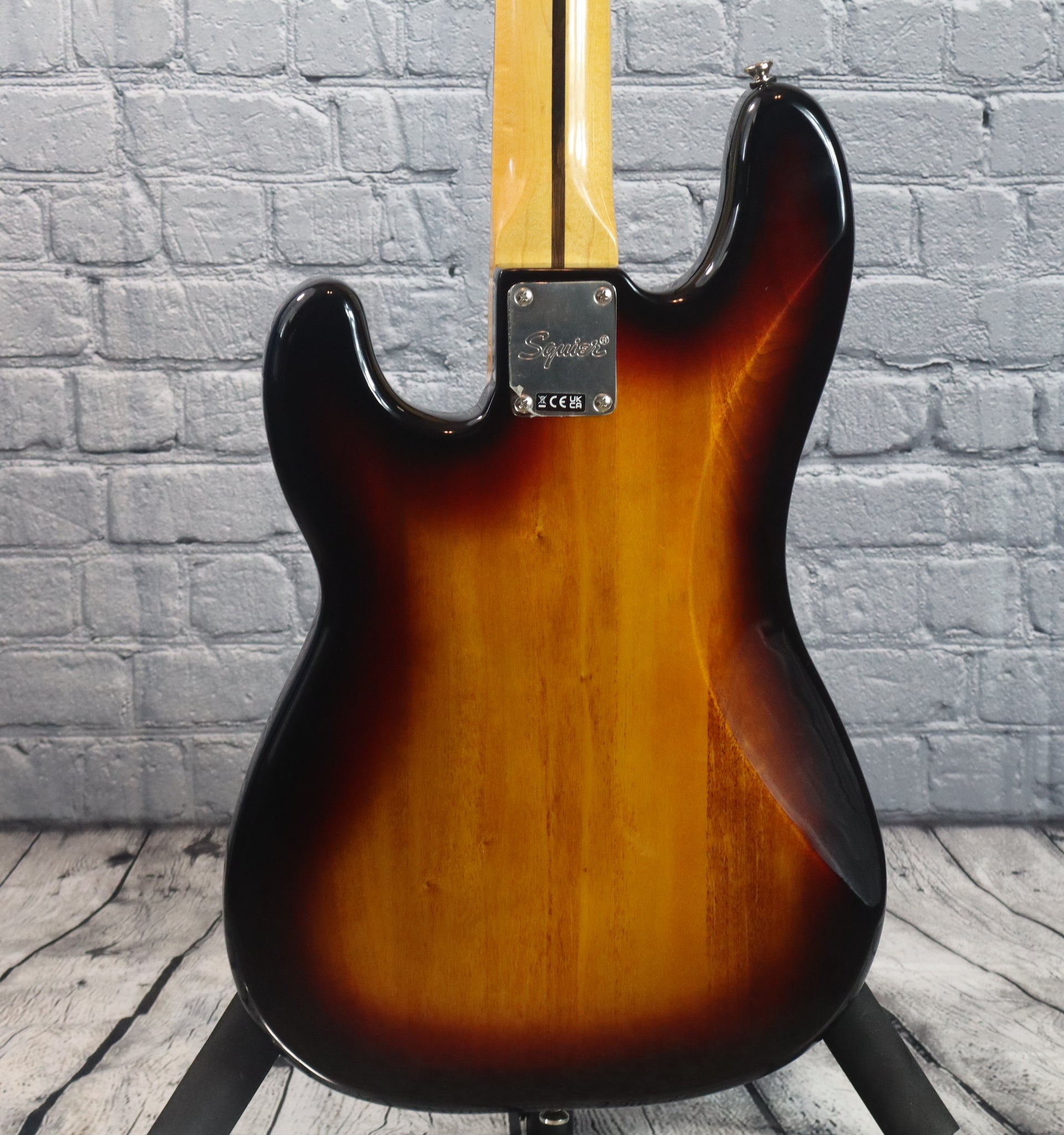 Squier Classic Vibe '60s Precision Bass - 3-Tone Sunburst