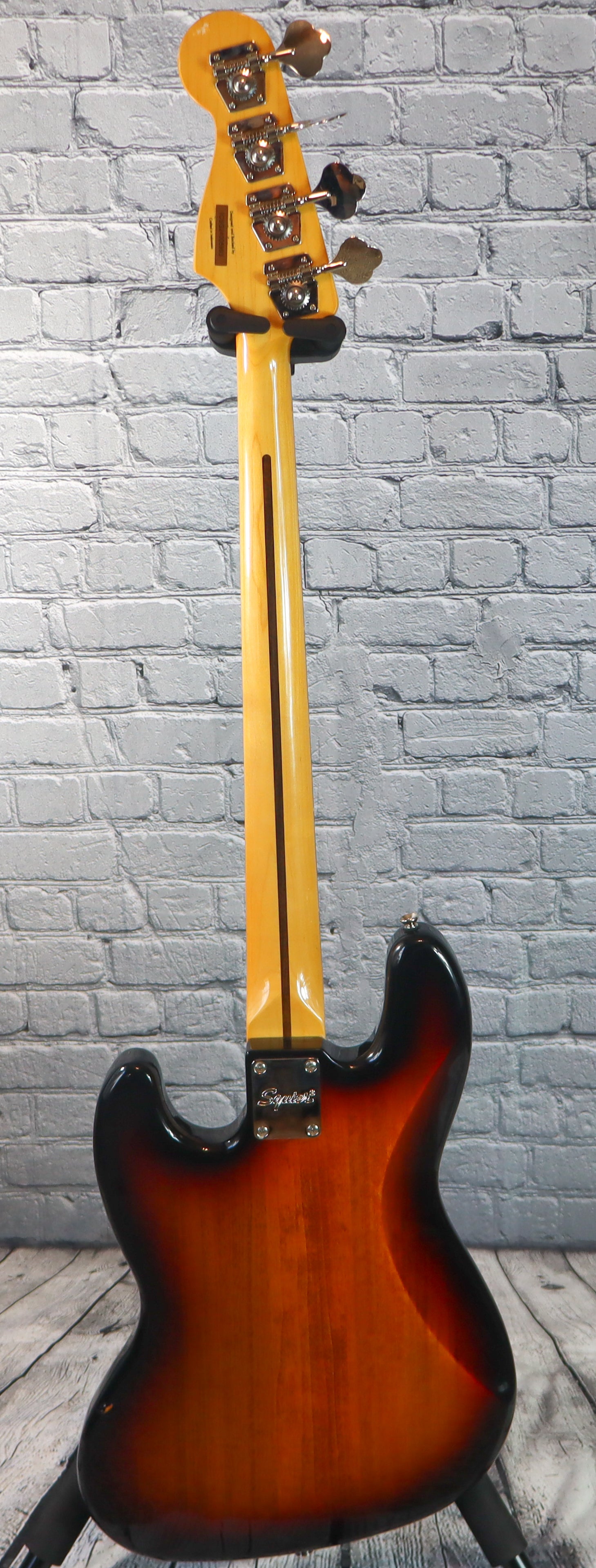 Squier Classic Vibe 60s Jazz Bass Fretless-3 Tone Sunburst