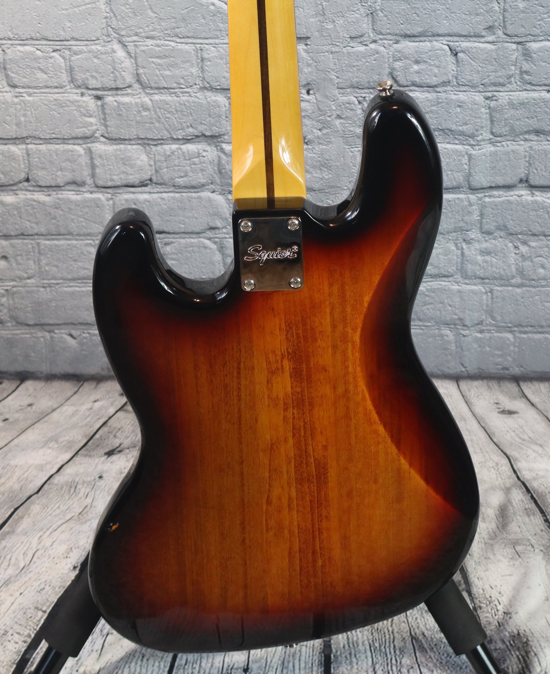 Squier Classic Vibe 60s Jazz Bass Fretless-3 Tone Sunburst