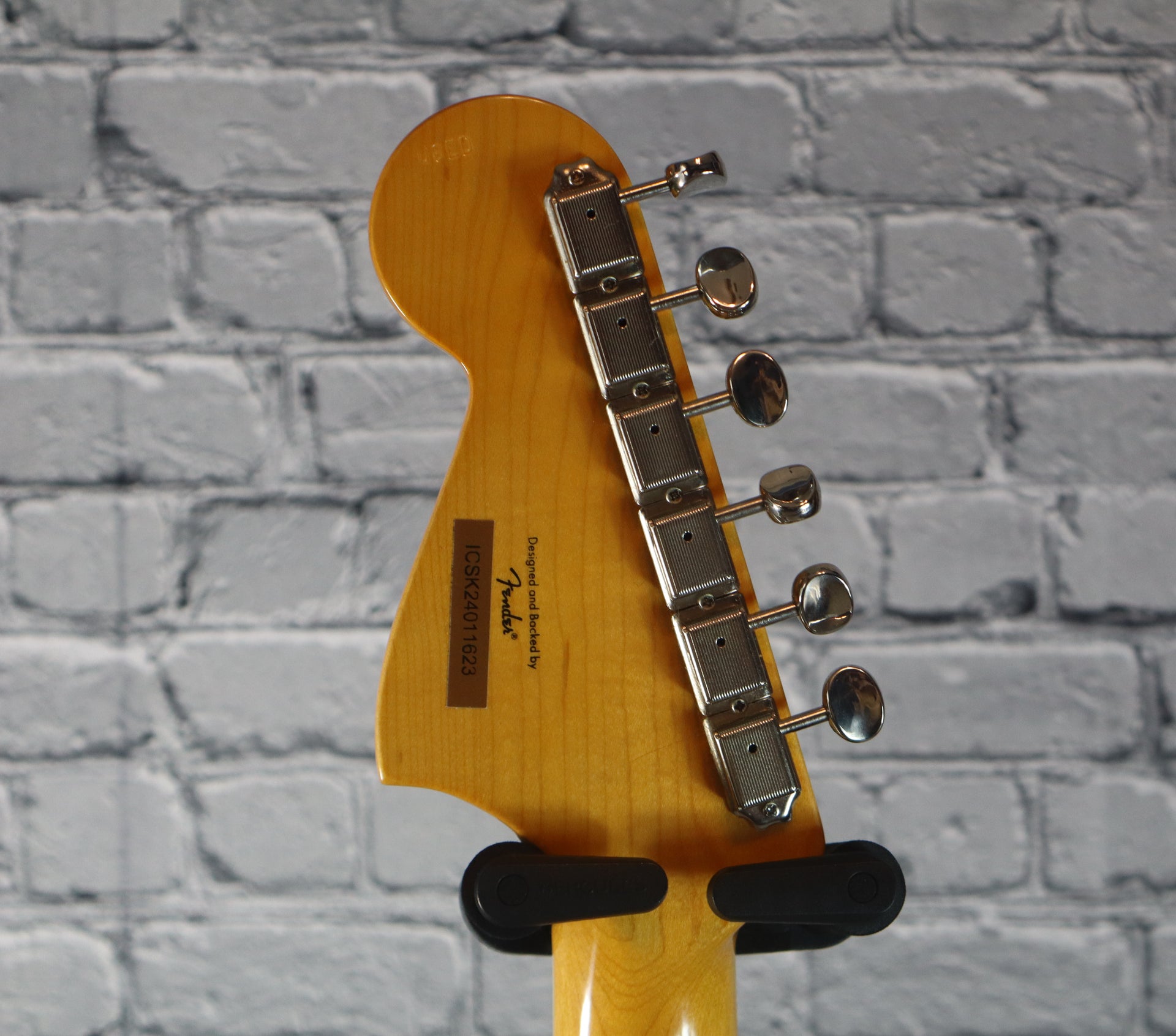 Squier Classic Vibe Bass VI-3 Tone Sunburst