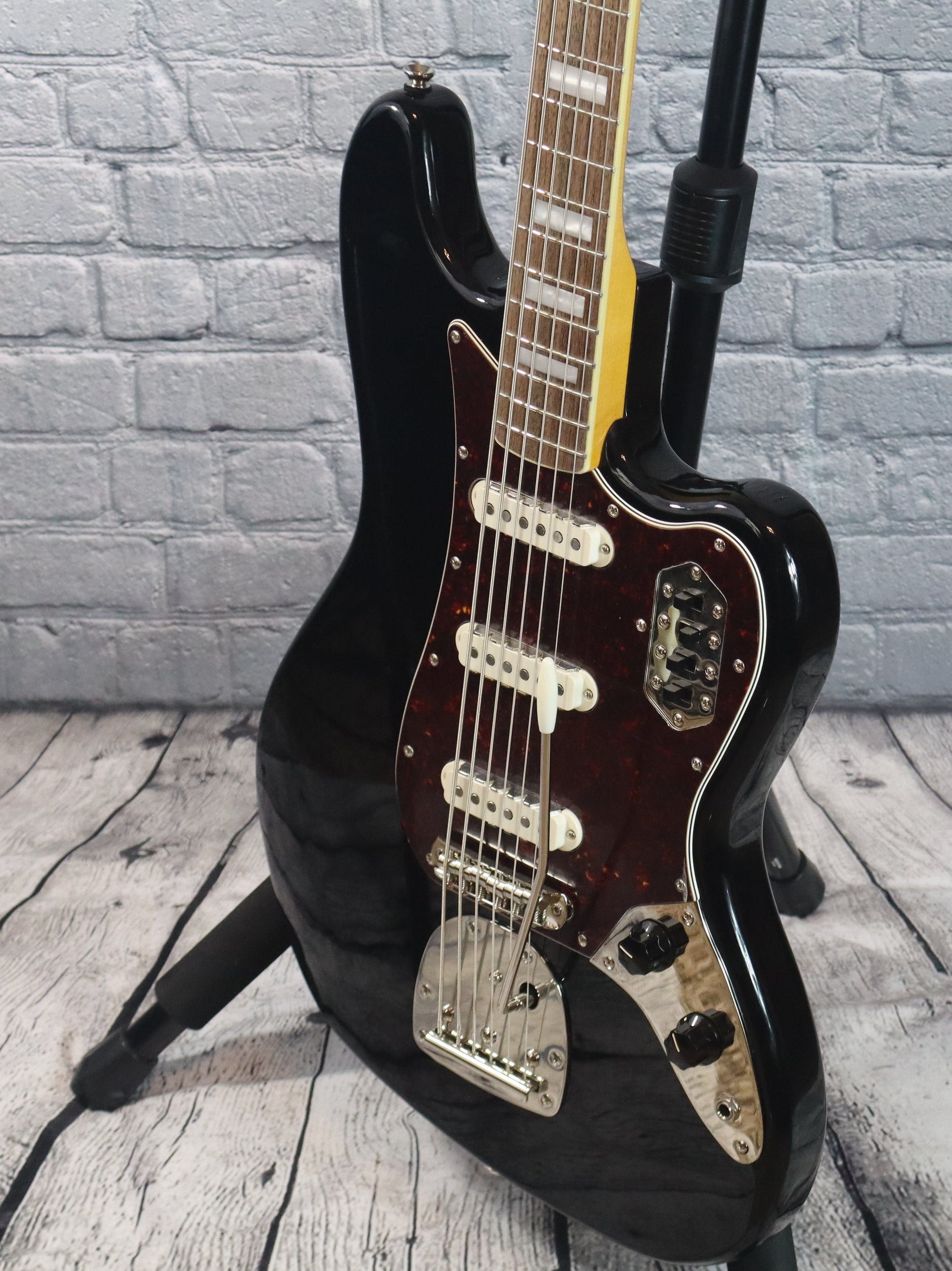 Squier Classic Vibe Bass VI-Black (1599)