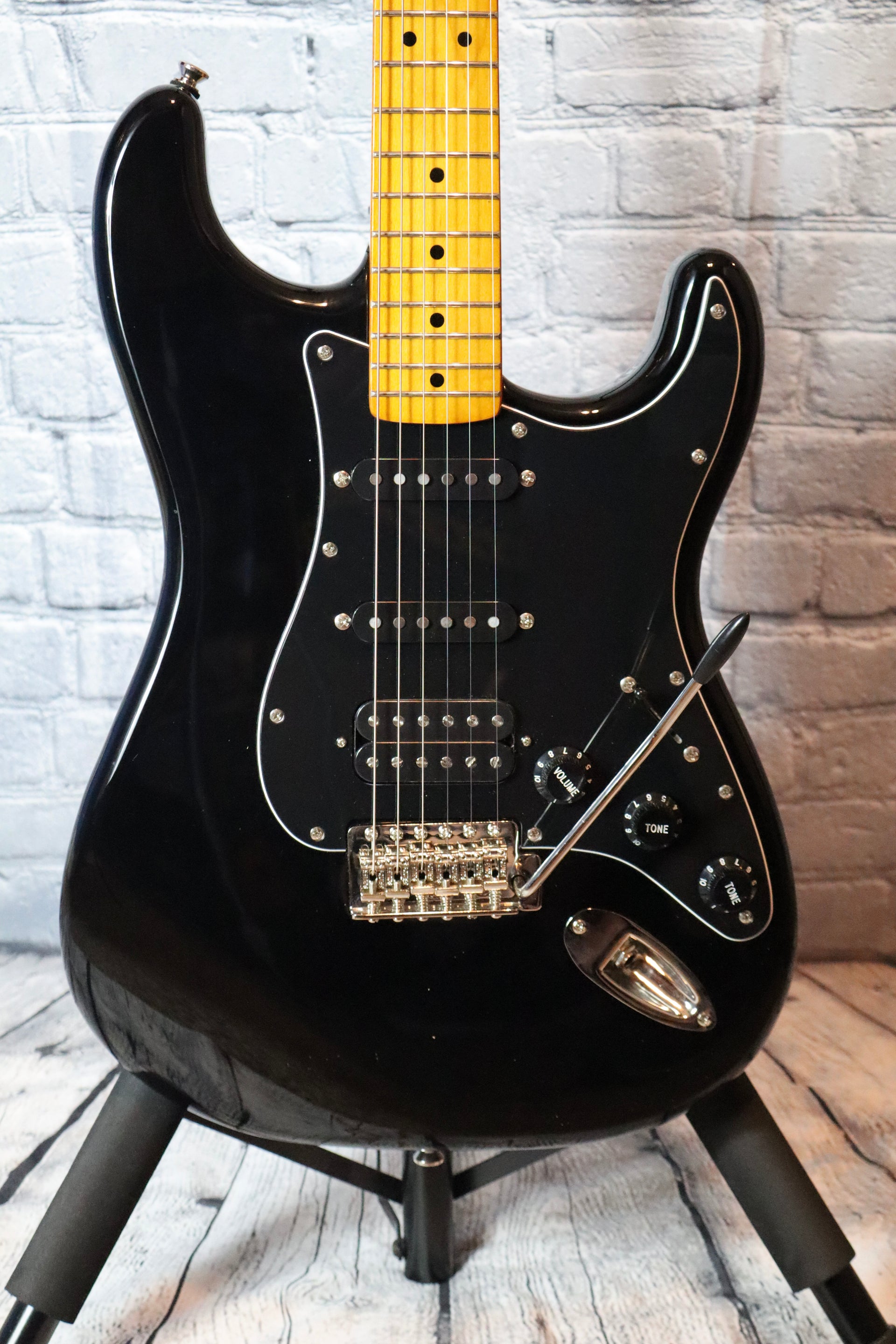 Squier Classic Vibe 70s Stratocaster HSS-Black