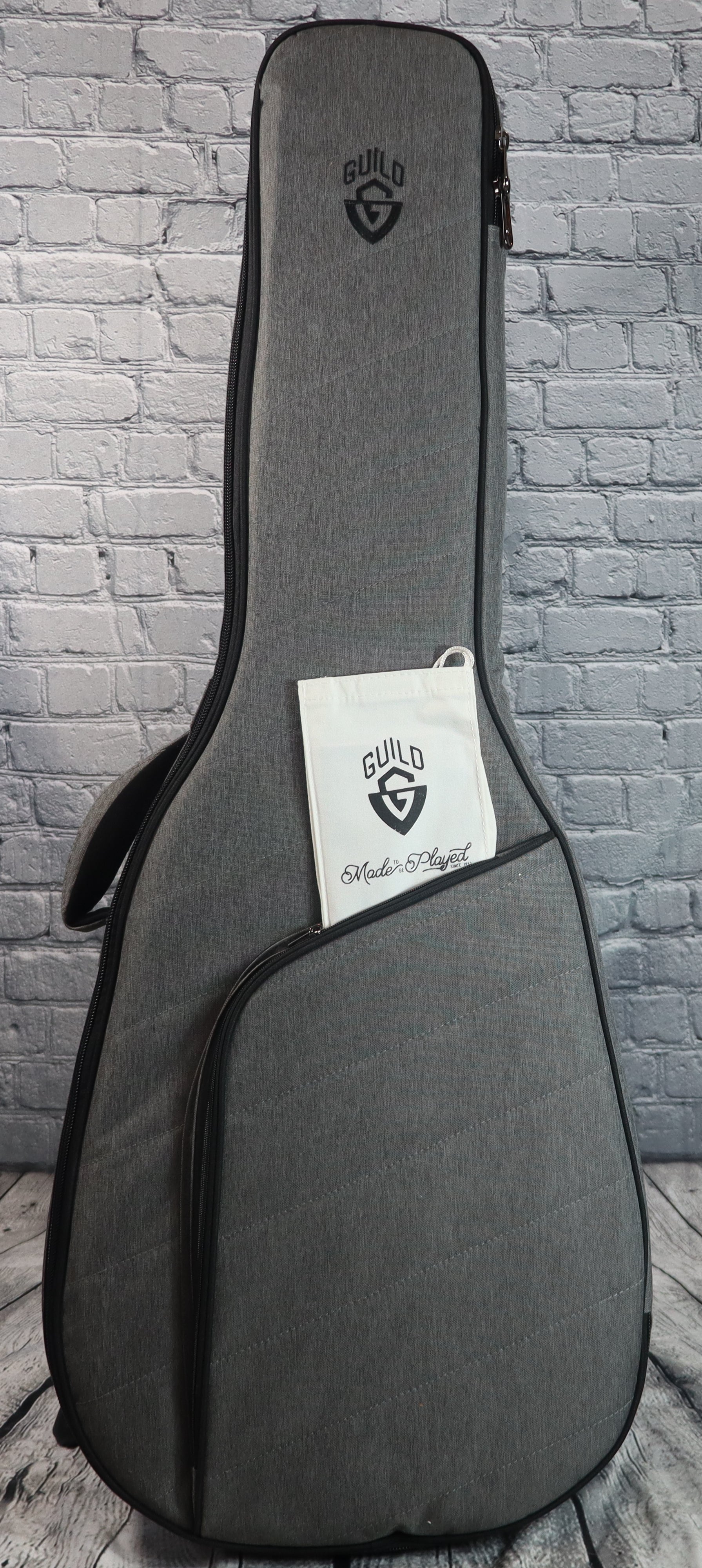 Guild OM-140Ce Orchestra Acoustic-Electric Guitar-Natural