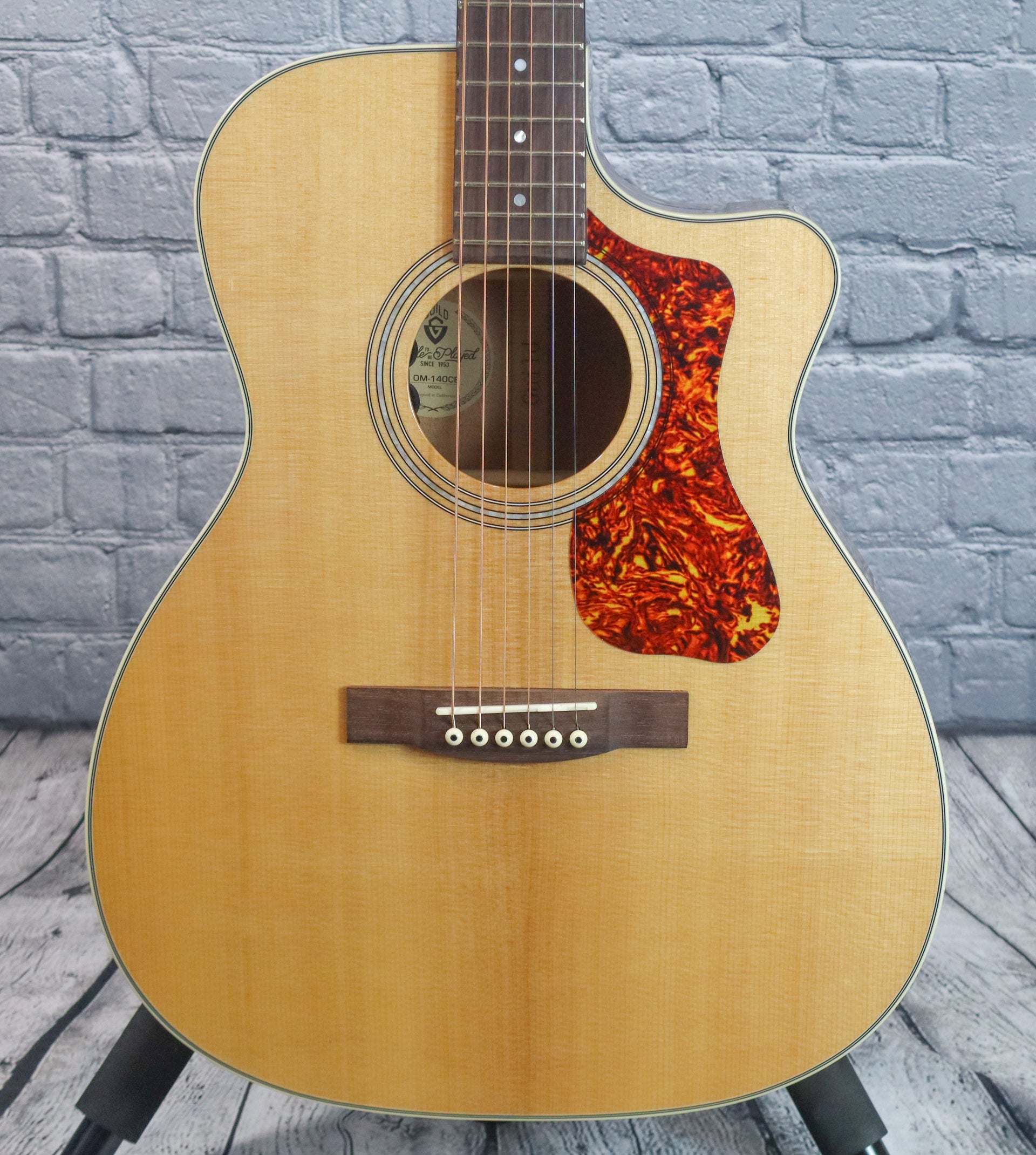 Guild OM-140Ce Orchestra Acoustic-Electric Guitar-Natural