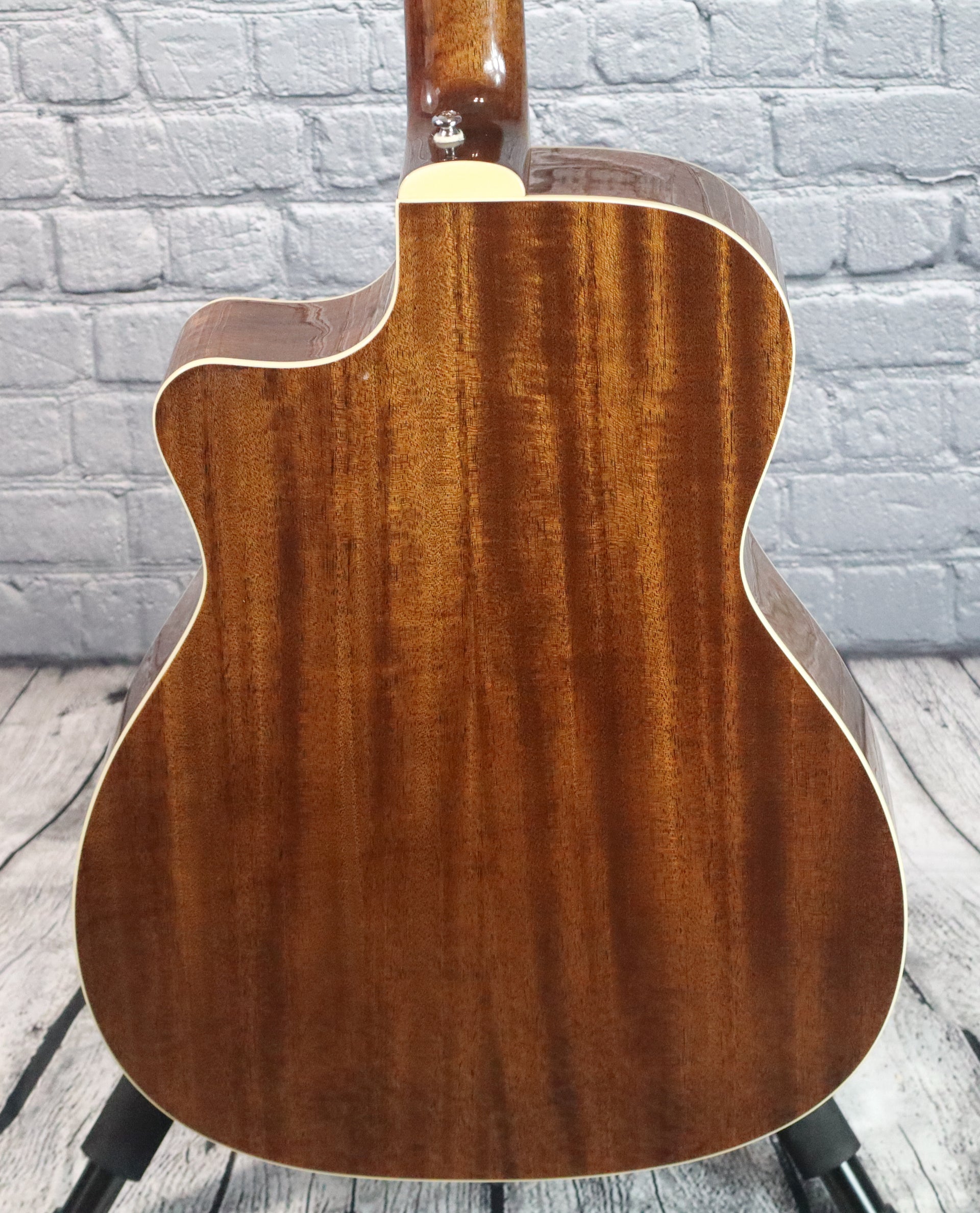 Guild OM-140Ce Orchestra Acoustic-Electric Guitar-Natural