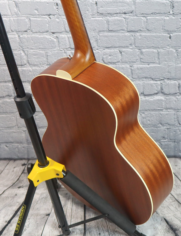 Guild B-240E Concert Acoustic-Electric Bass Guitar-Natural