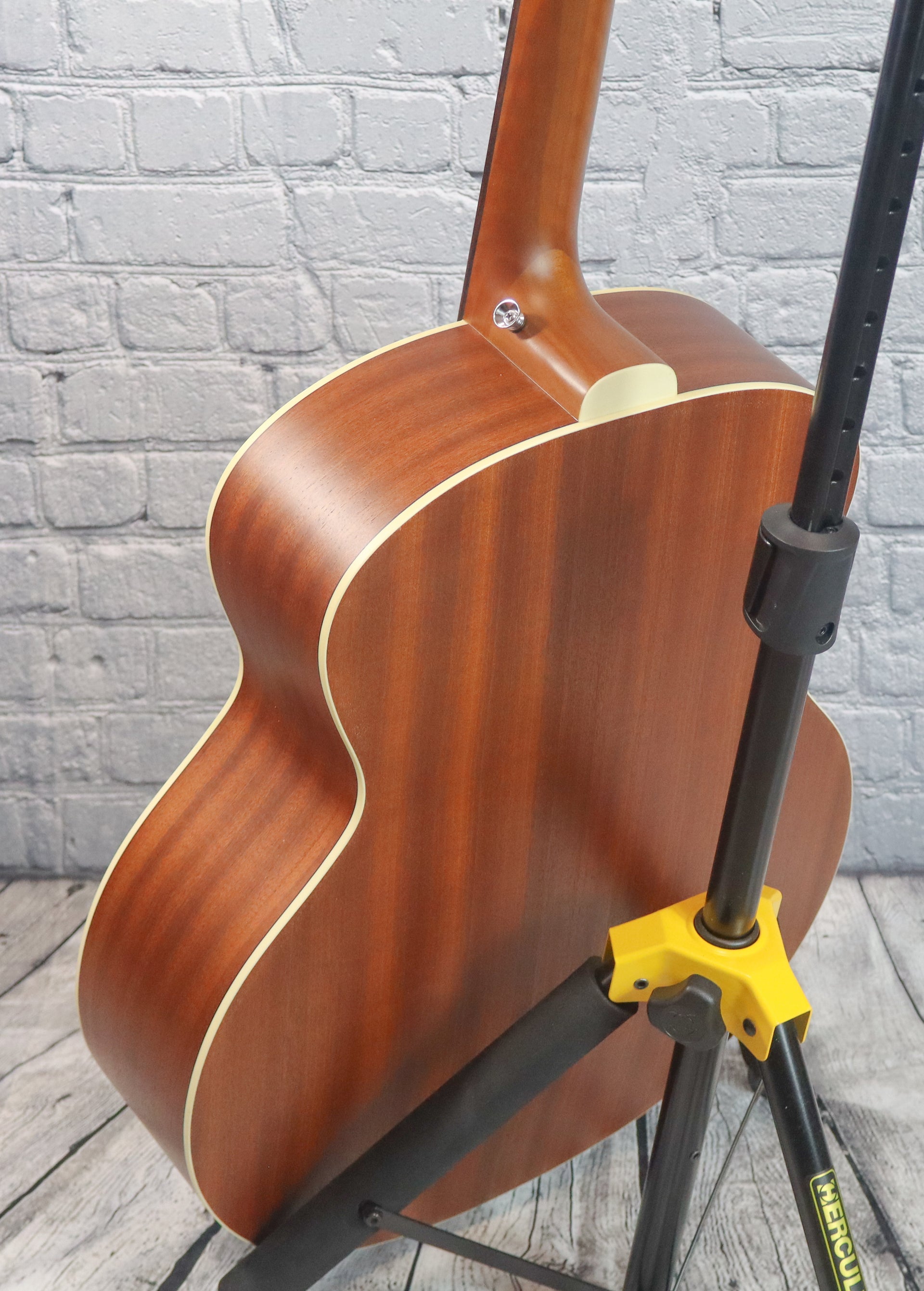 Guild B-240E Concert Acoustic-Electric Bass Guitar-Natural