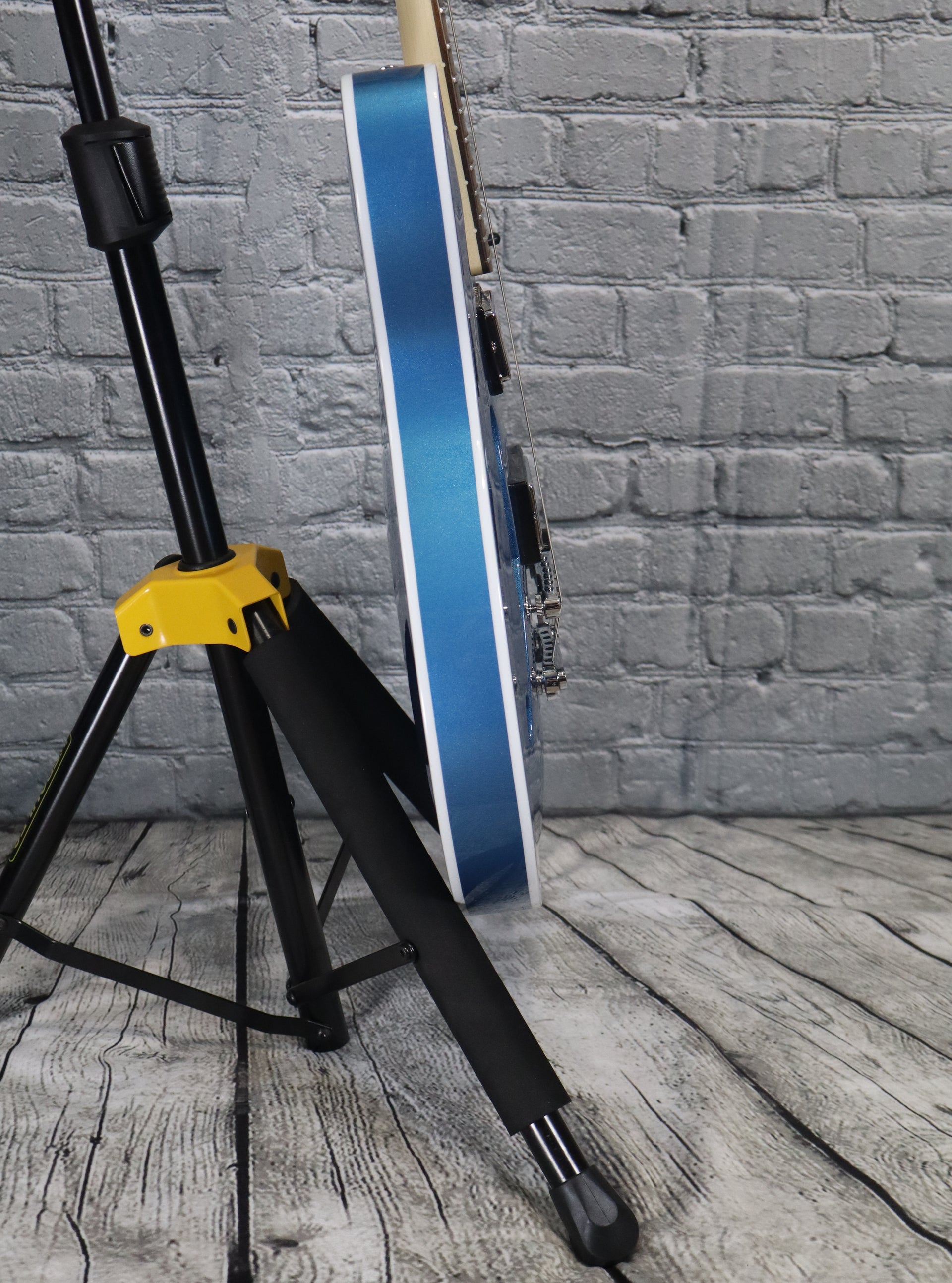 Squier FSR Affinity Starcaster Deluxe-Lake Placid Blue