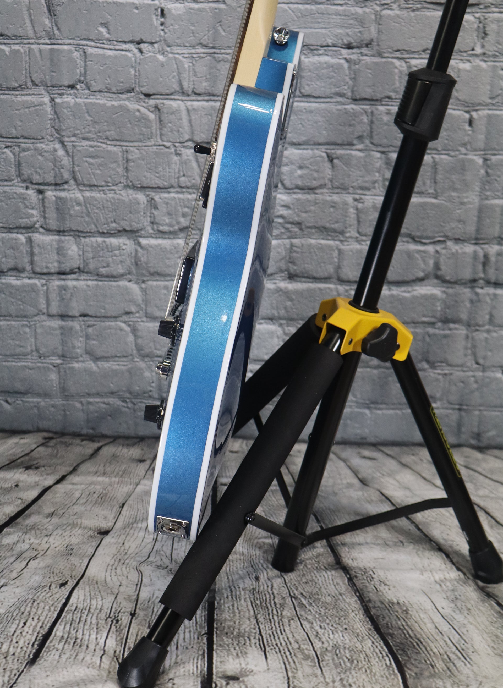 Squier FSR Affinity Starcaster Deluxe-Lake Placid Blue