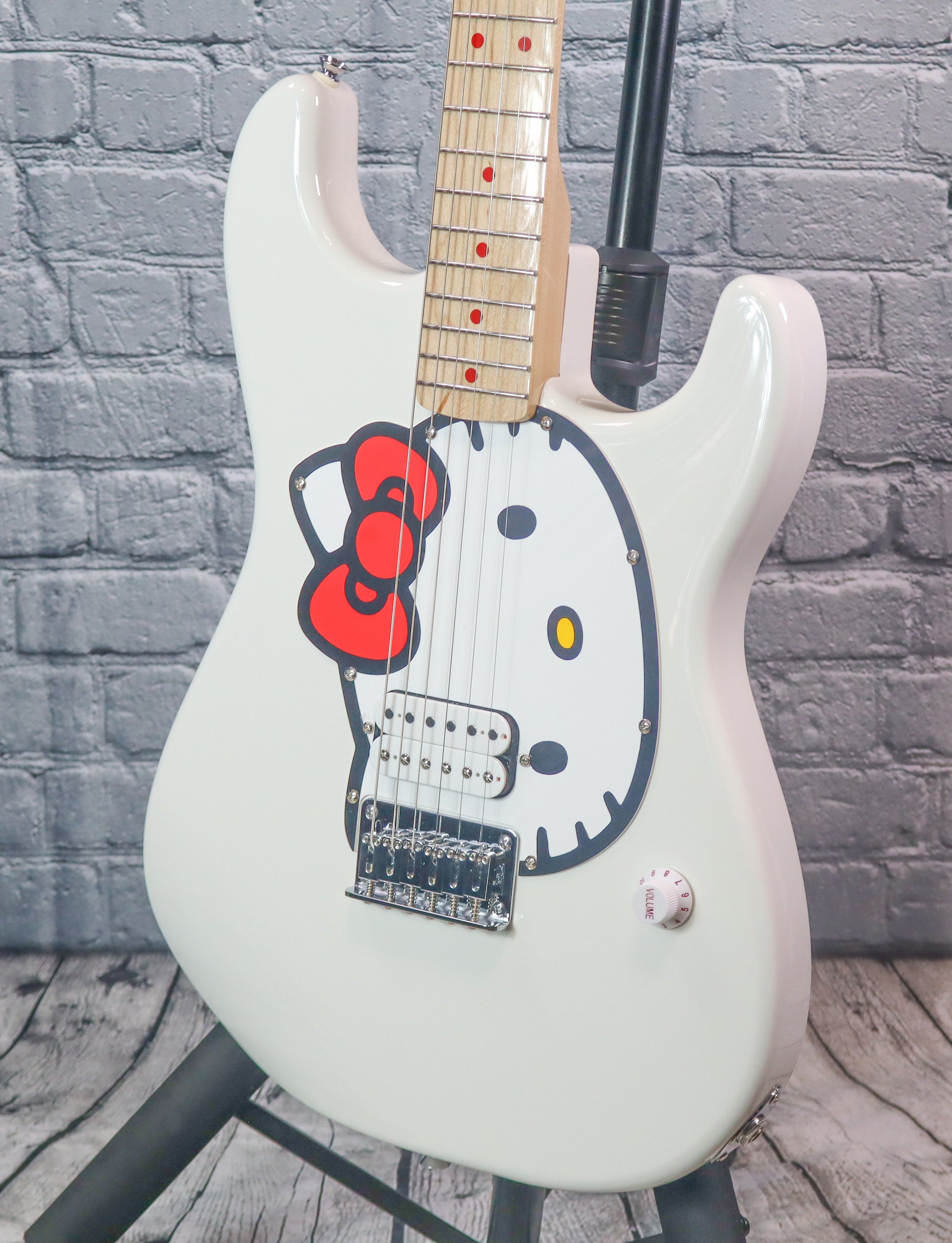 Squier Hello Kitty Stratocaster-White