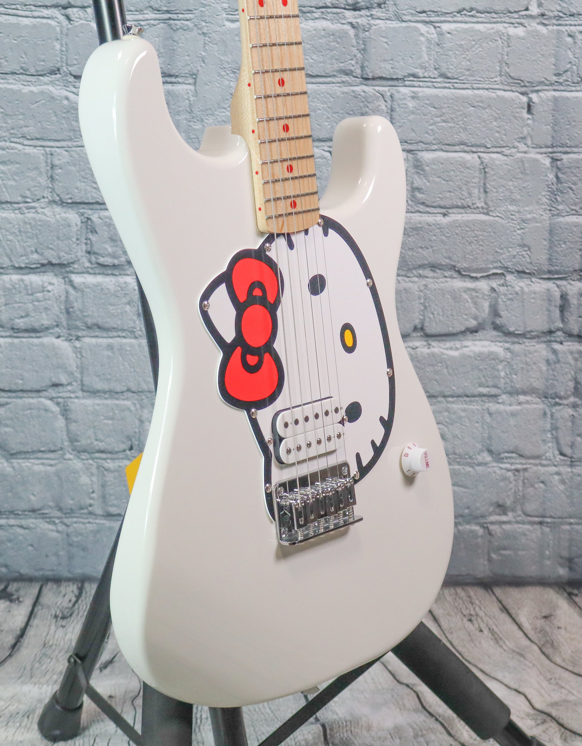 Squier Hello Kitty Stratocaster-White