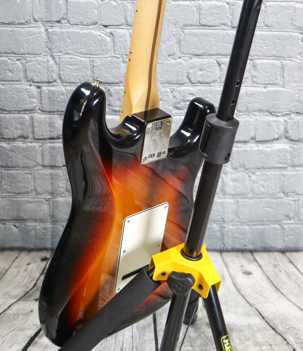 Fender Player Stratocaster Left Handed-3 Tone Sunburst