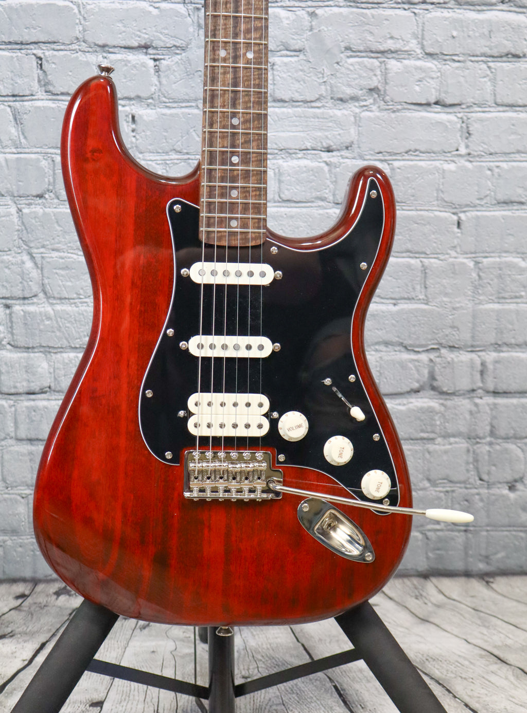 Squier Classic Vibe 70s Stratocaster HSS-Walnut