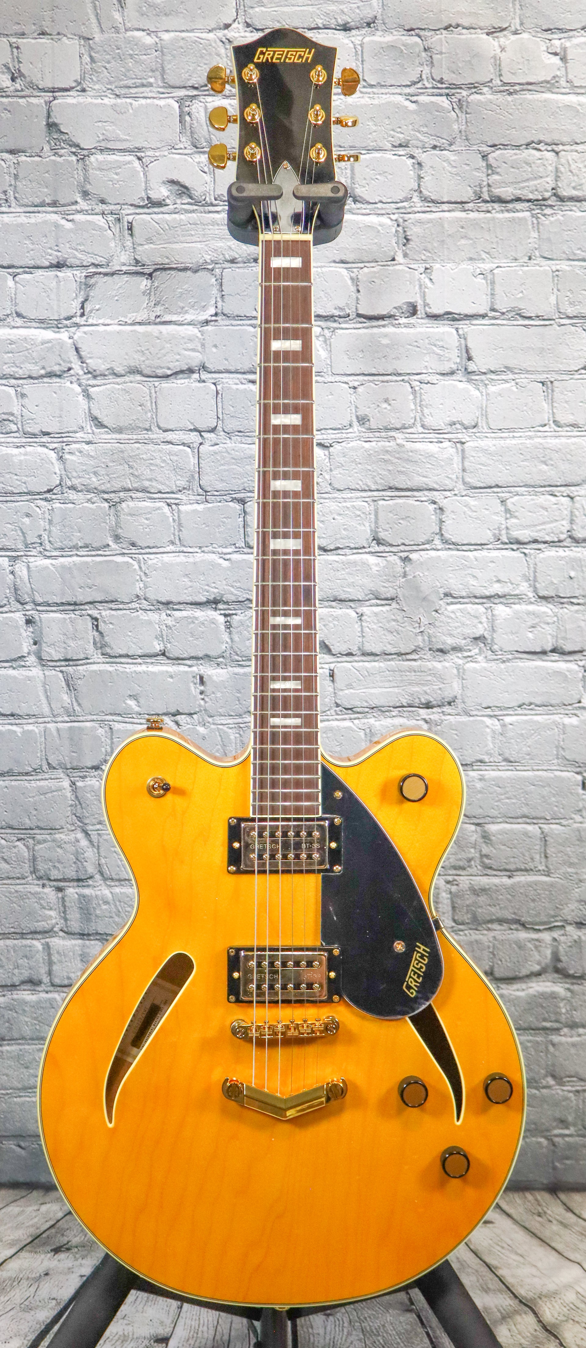 Gretsch G2522T Streamliner Center Block Double Cut Electric Guitar with Bigsby-Village Amber
