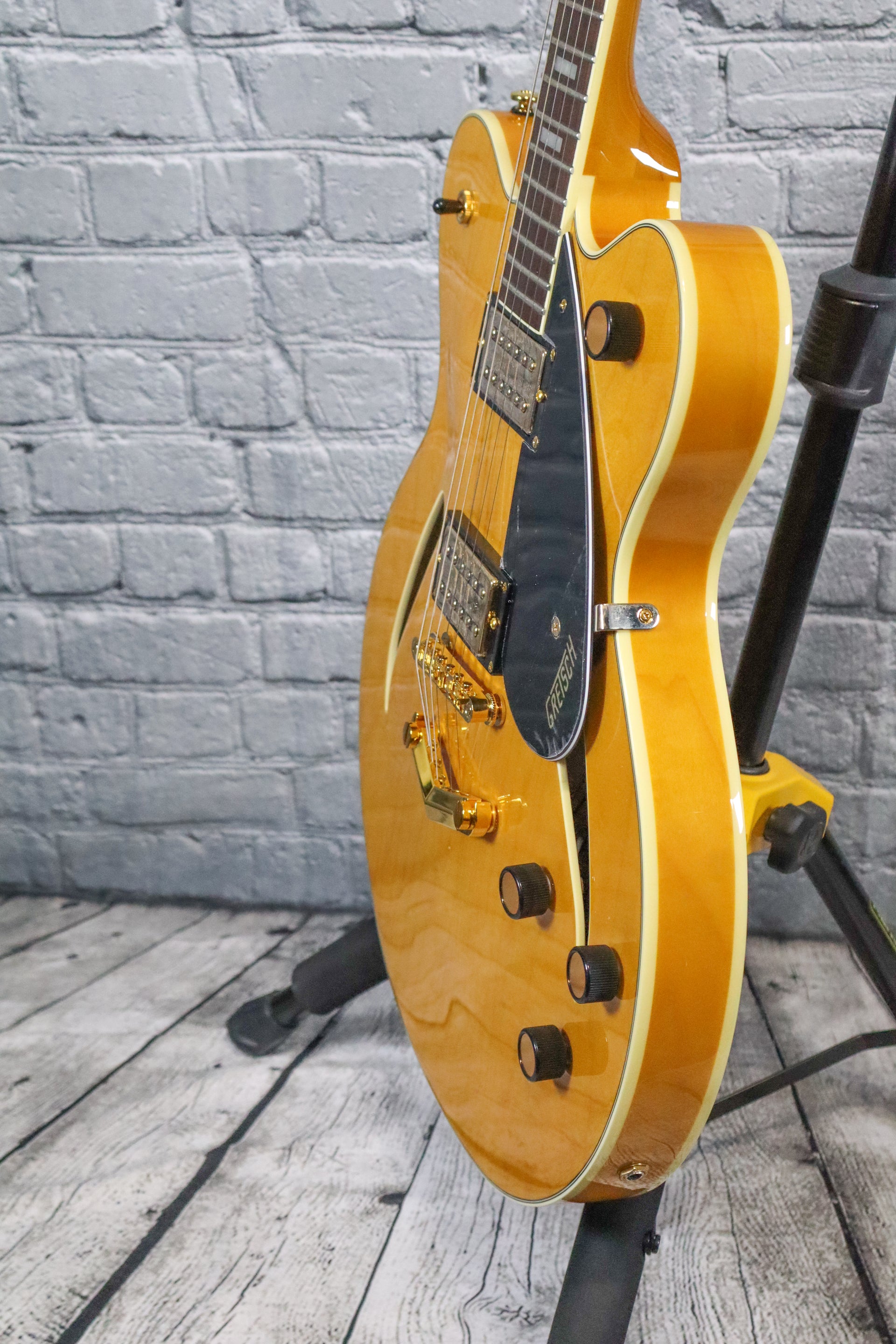 Gretsch G2522T Streamliner Center Block Double Cut Electric Guitar with Bigsby-Village Amber