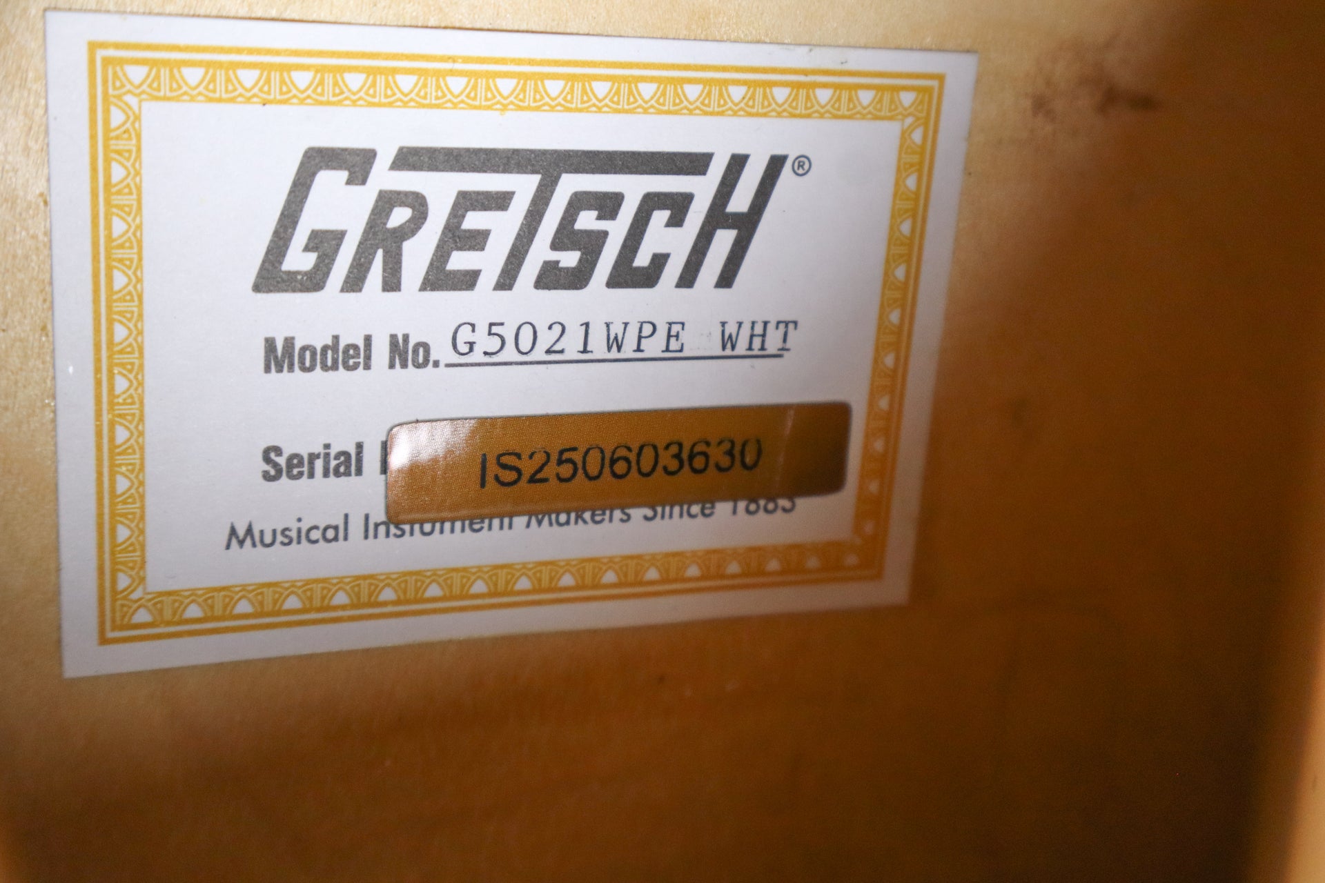 Gretsch G5021WPE Penguin Acoustic Electric Guitar-White