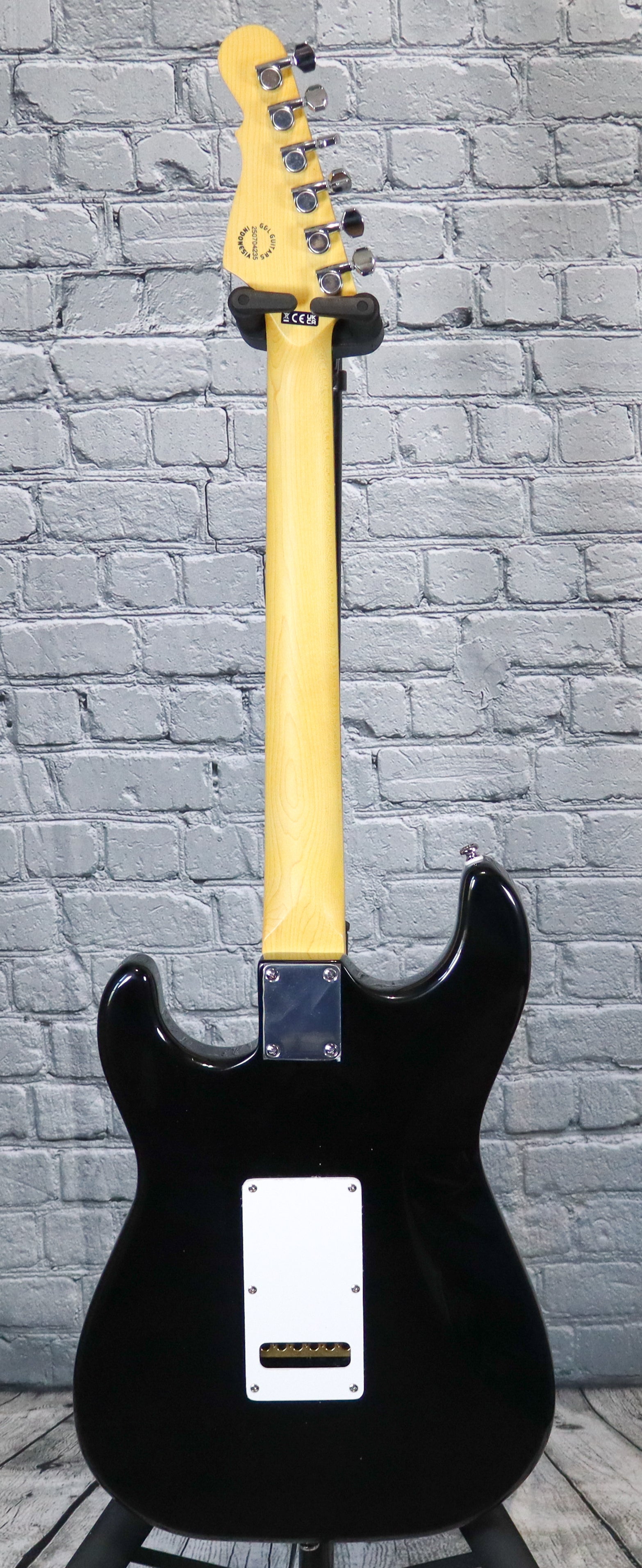 G&L Tribute Legacy Electric Guitar-3 Tone Sunburst