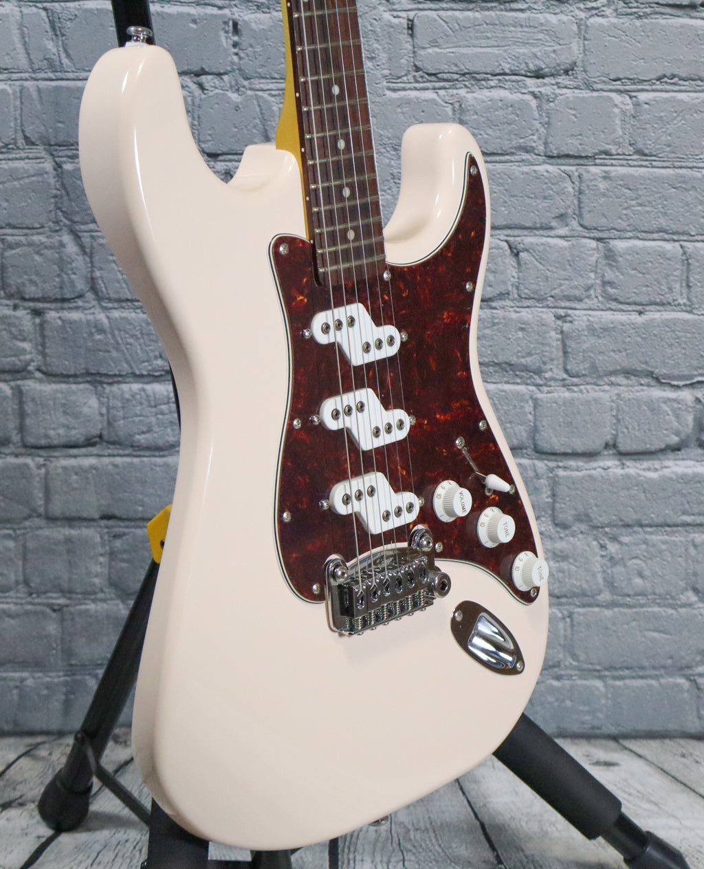G&L Tribute Comanche Electric Guitar-Olympic White