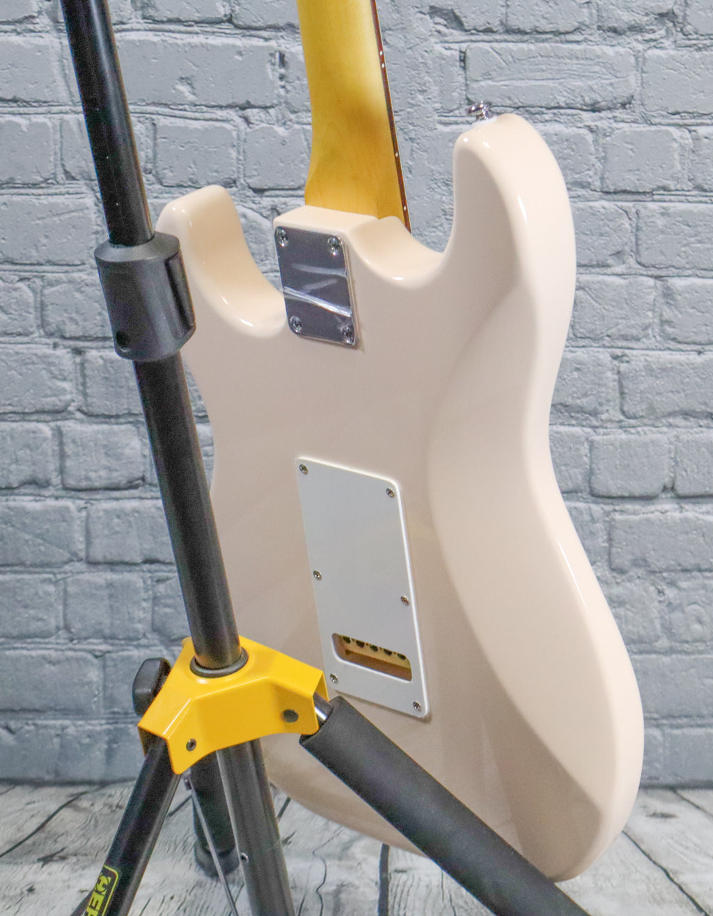G&L Tribute Comanche Electric Guitar-Olympic White
