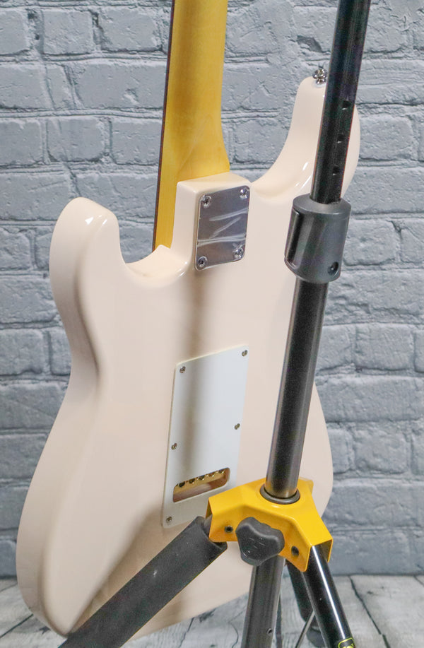 G&L Tribute Comanche Electric Guitar-Olympic White