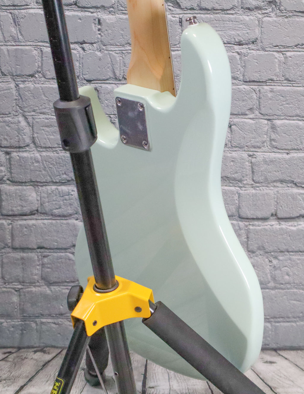 G&L Tribute SB-2 Bass Guitar-Surf Green