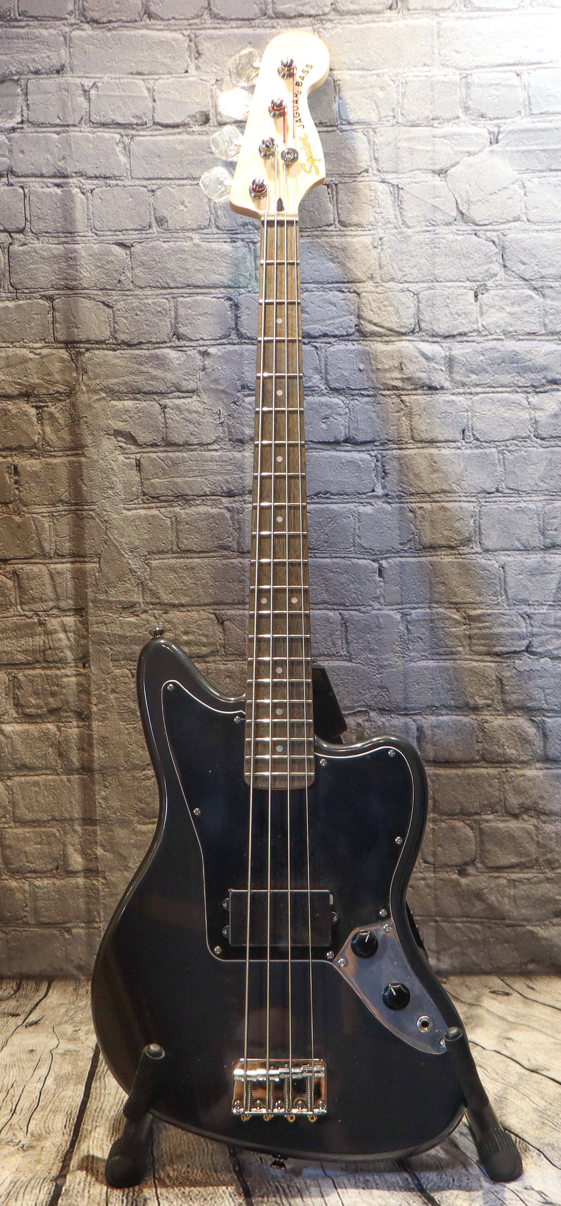 Squier Affinity Jaguar Bass-Charcoal Frost Metallic