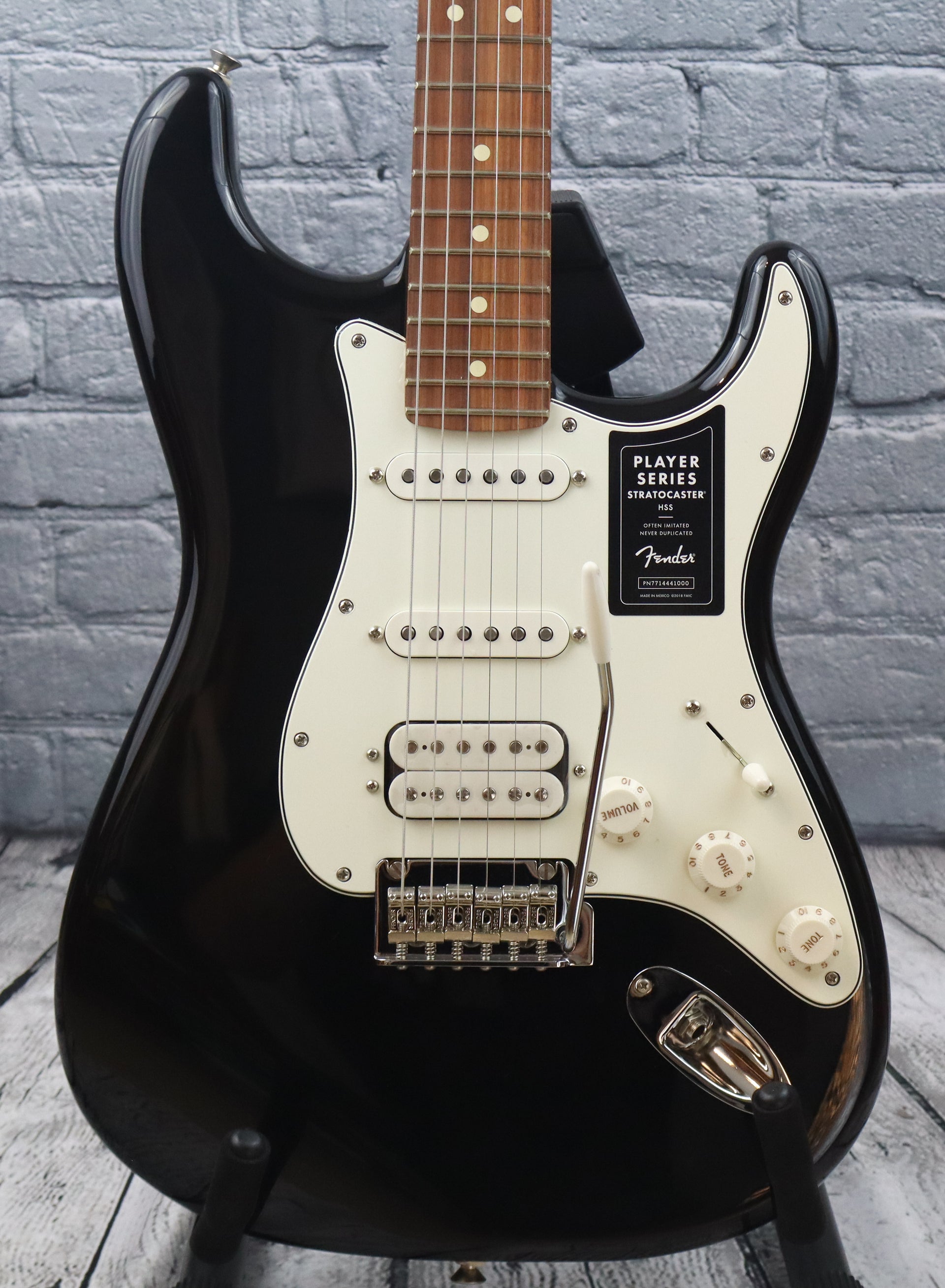 Fender Player Stratocaster HSS-Black