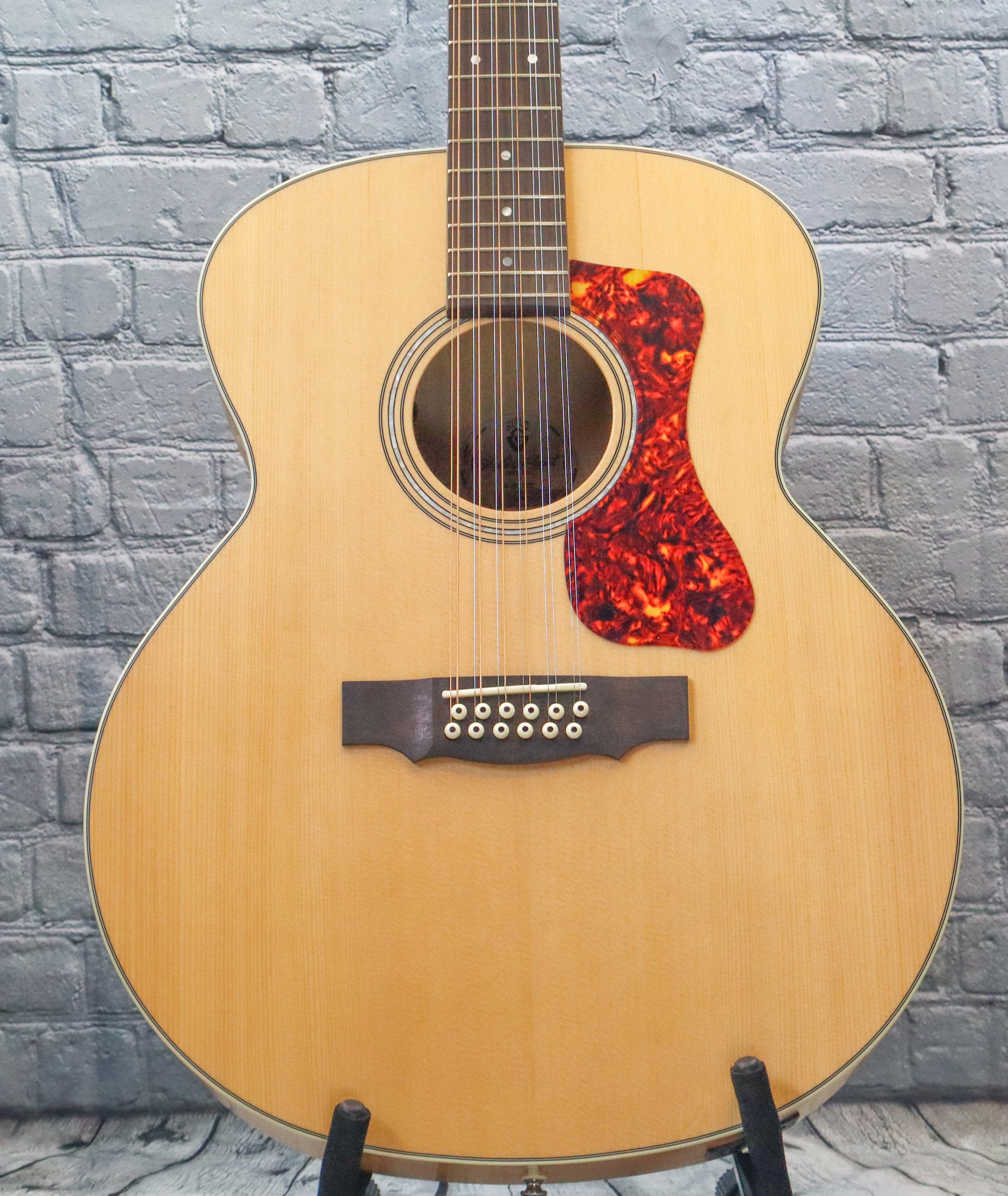 Guild F2512E Maple 12 string acoustic/electric guitar-Natural