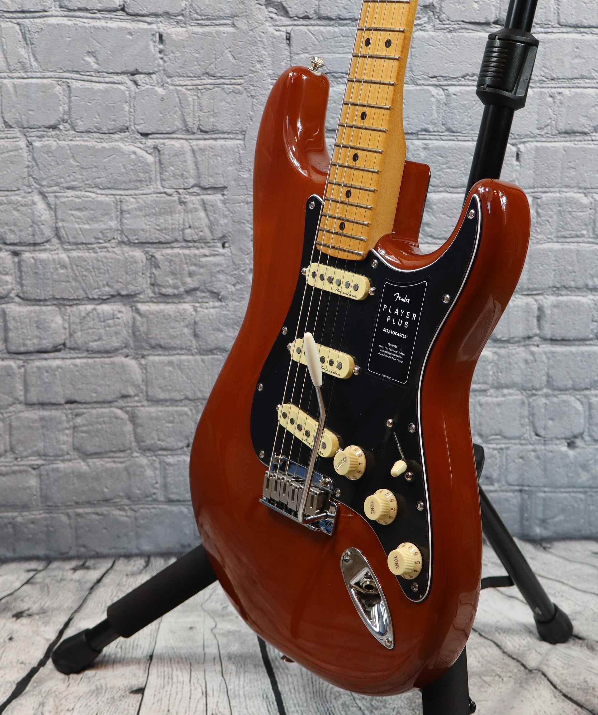 Fender Limited Edition Player Plus Stratocaster-Mocha