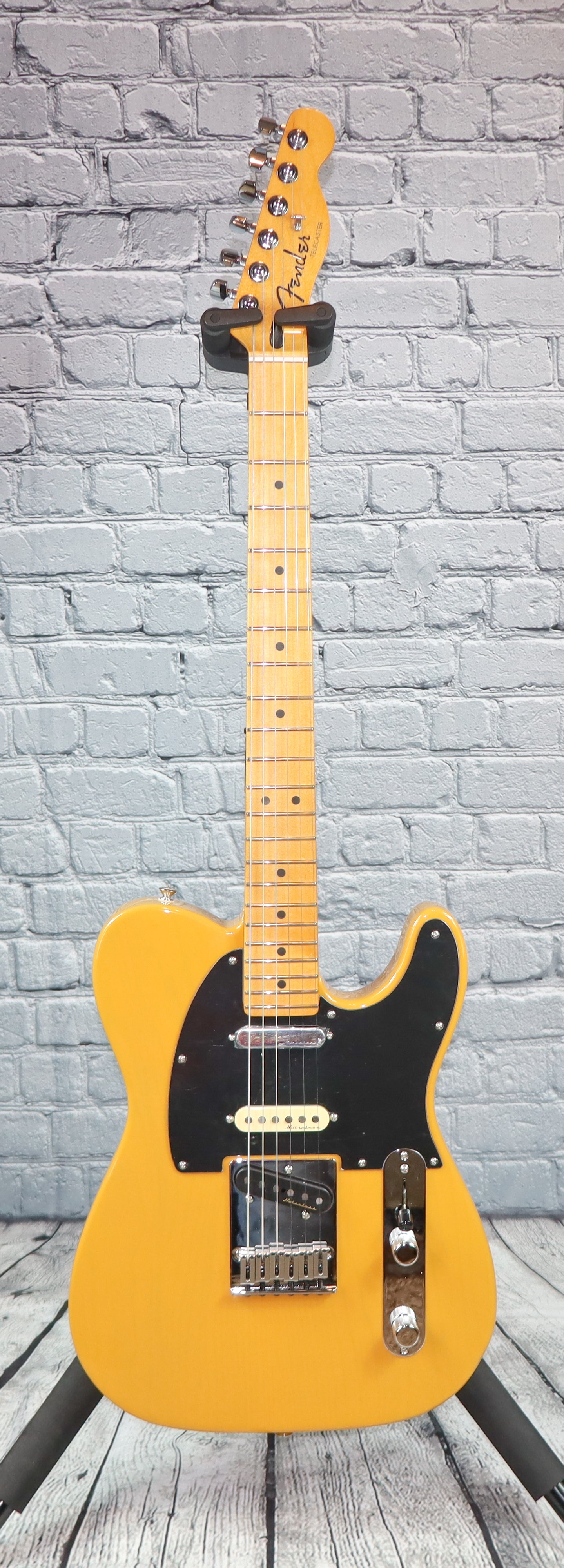 Fender Player Plus Nashville Telecaster-Butterscotch Blonde