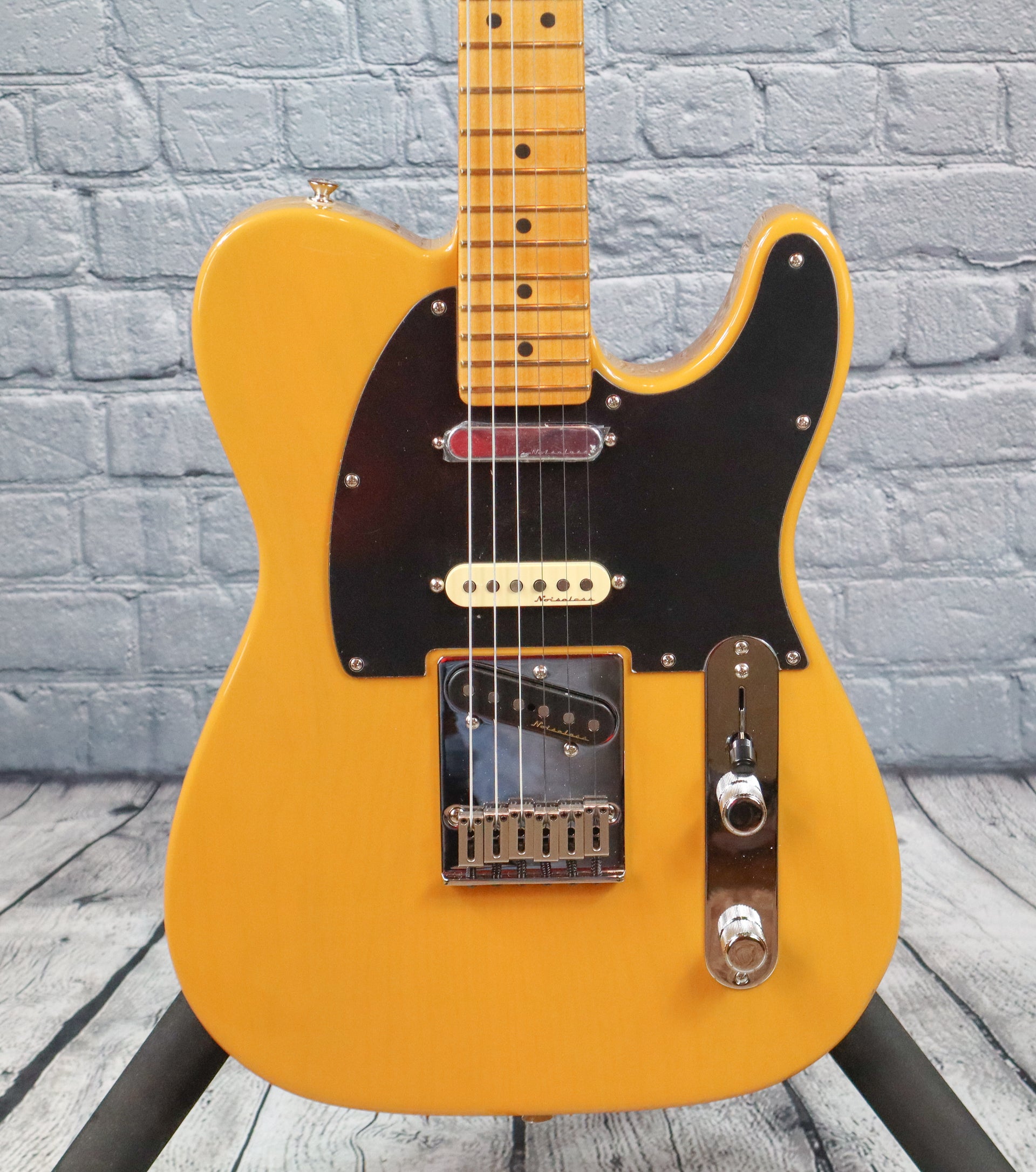 Fender Player Plus Nashville Telecaster-Butterscotch Blonde