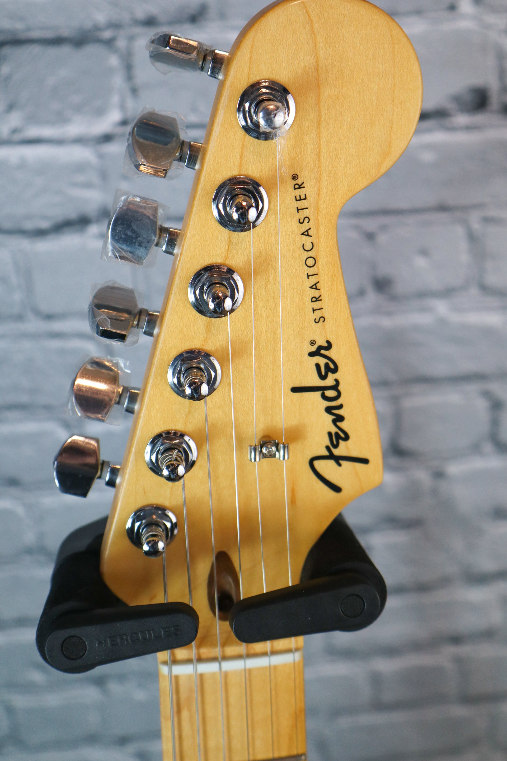 Fender Standard Stratocaster HSS-Aqua Marine Metallic