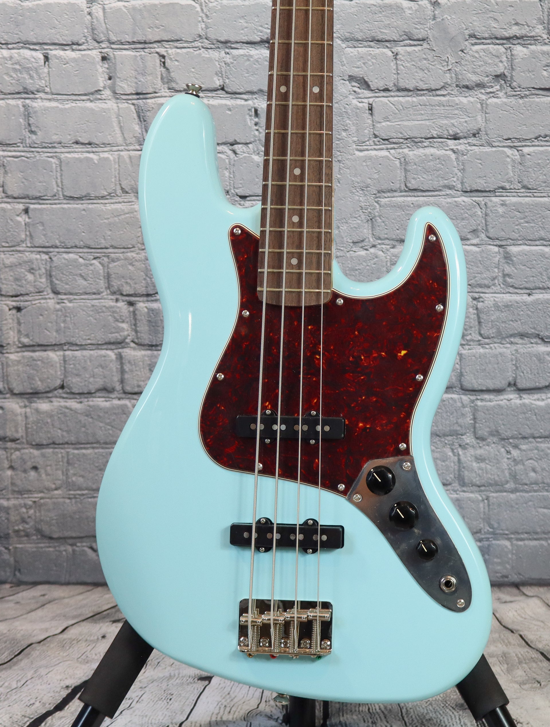 Squier Classic Vibe 60s Jazz Bass-Daphne Blue