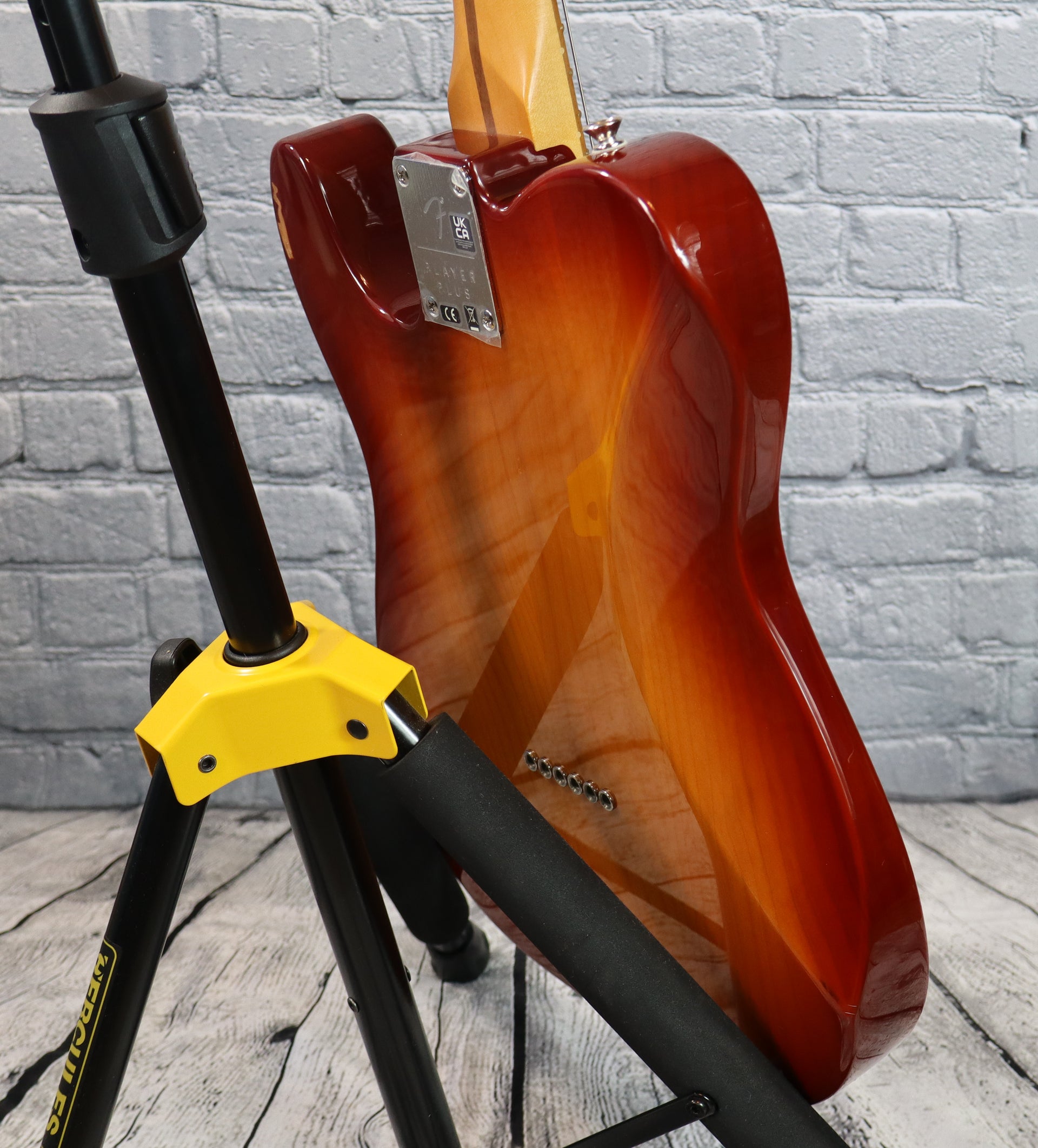 Fender Player Plus Nashville Telecaster-Sienna Sunburst