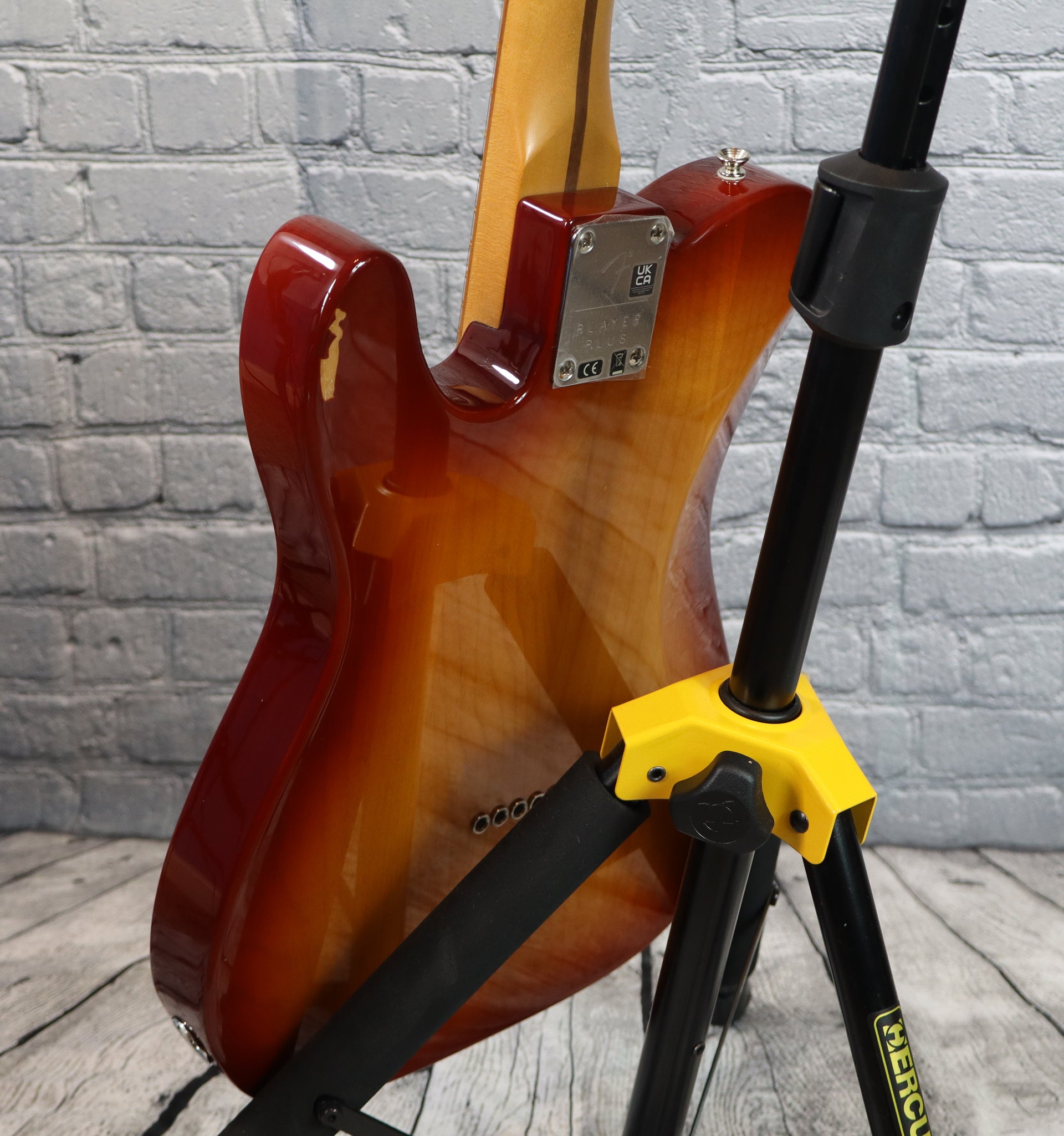 Fender Player Plus Nashville Telecaster-Sienna Sunburst