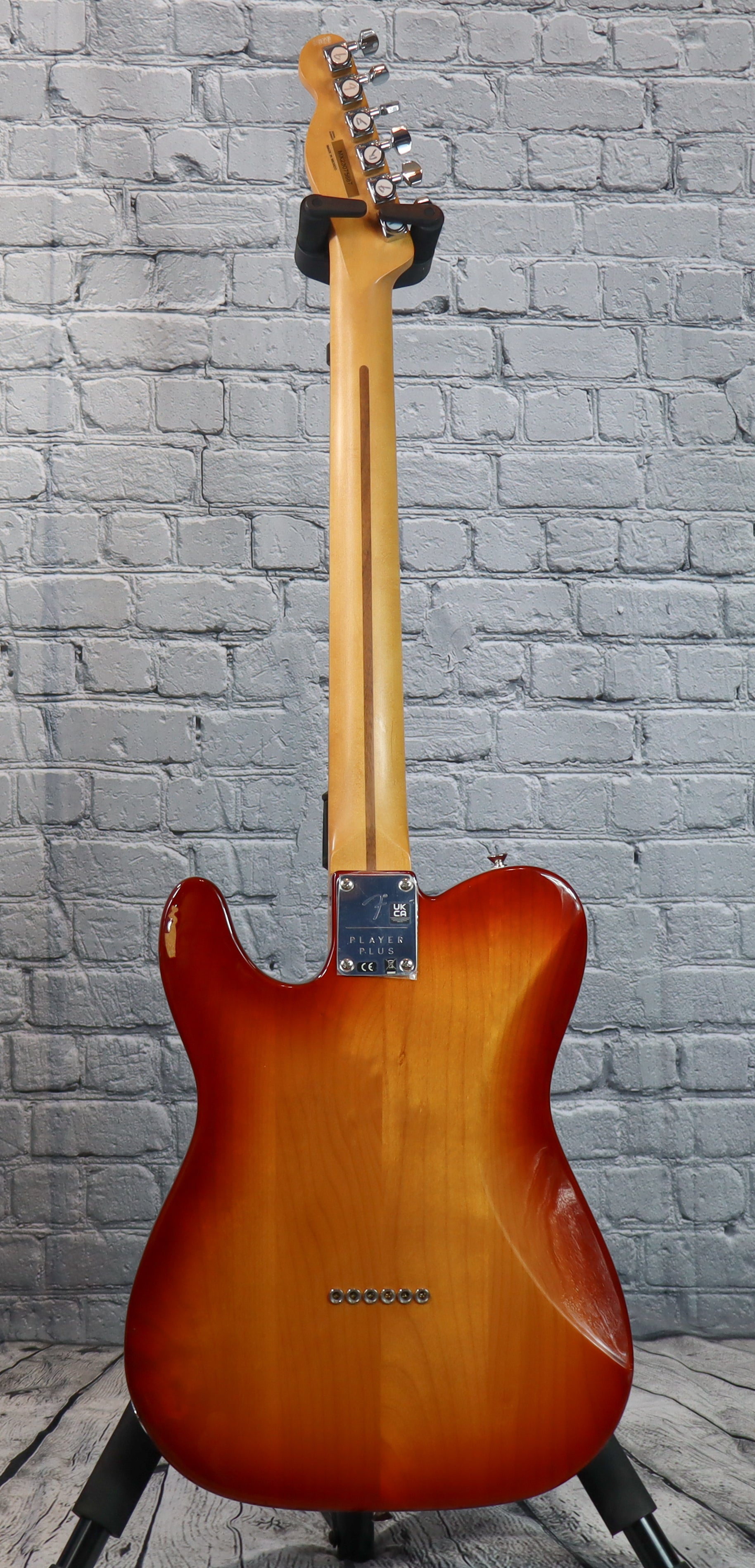 Fender Player Plus Nashville Telecaster-Sienna Sunburst