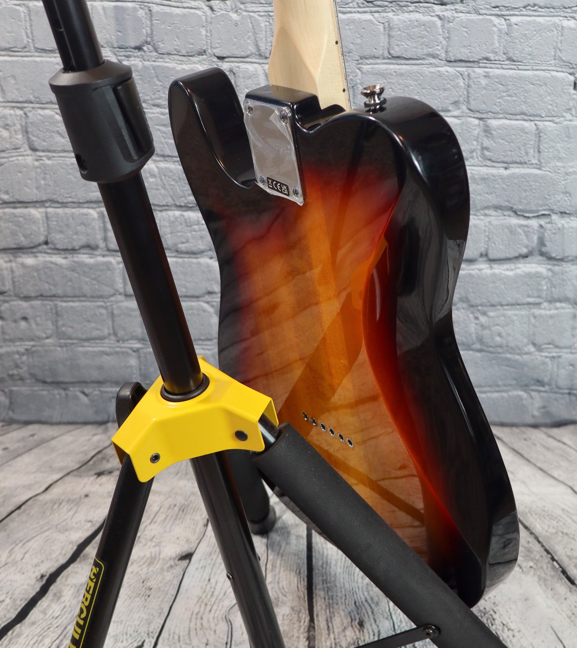 Squier Affinity Telecaster-3 Tone Sunburst