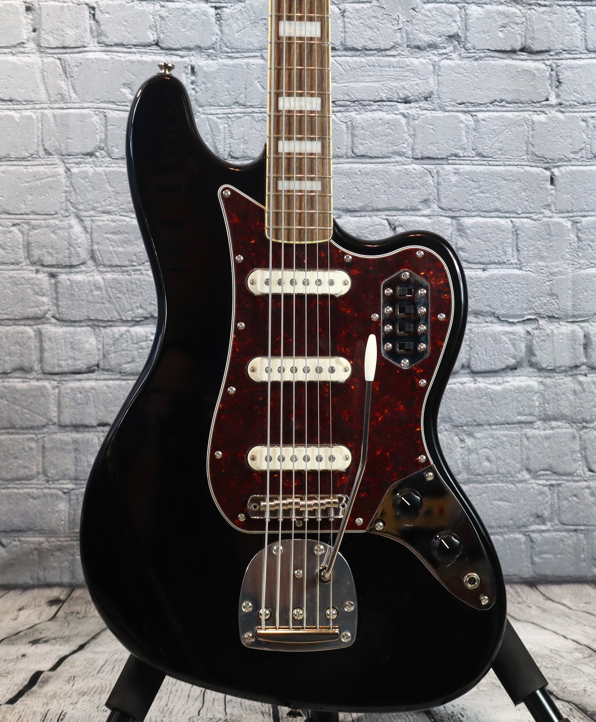 Squier Classic Vibe Bass VI-Black