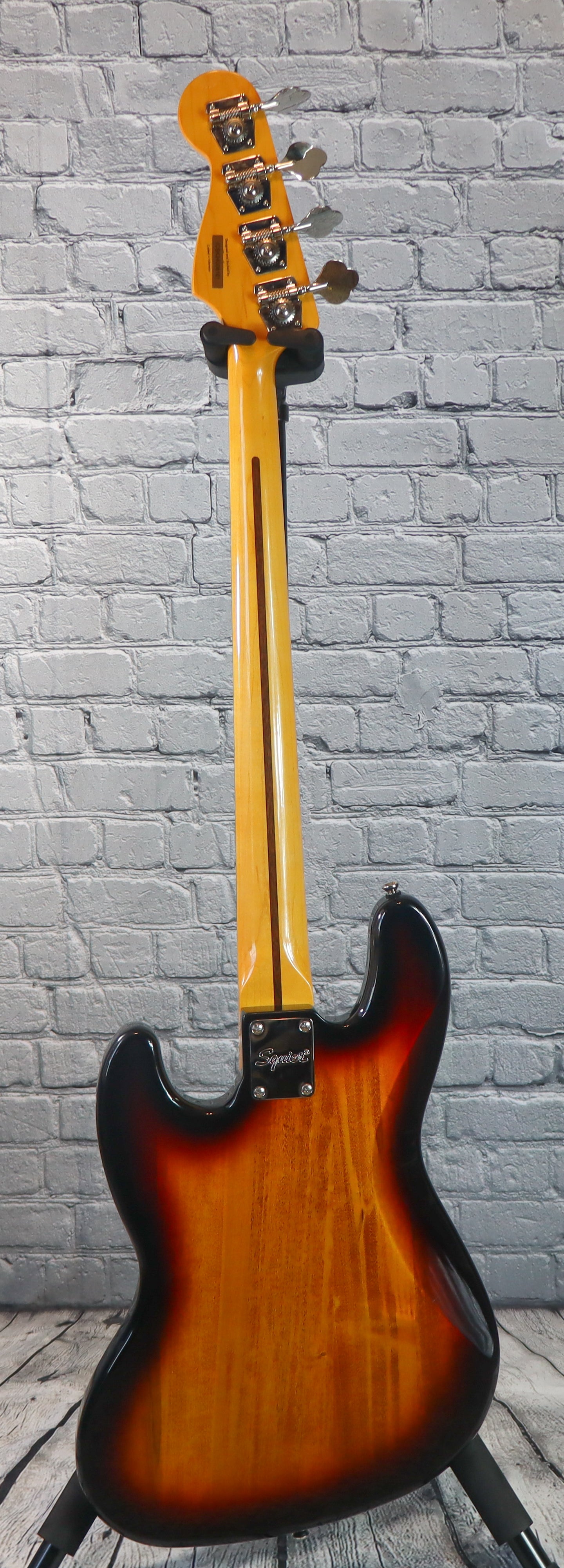 Squier Classic Vibe 70s Jazz Bass-3 Tone Sunburst